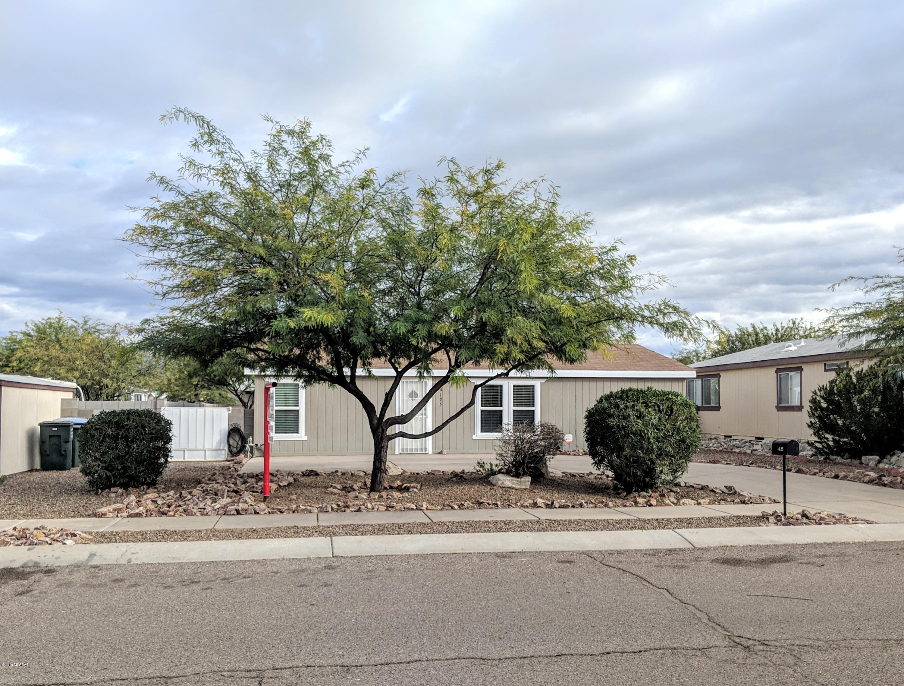 Freshly updated great starter home with lots of privacy out your back door.  AC is less than 1 yr old.  New mat grey appliances, flooring, lighting, ceiling fans, lighting fixtures, duel pained windows, door knobs, toilets,vanities and tape and textured walls.  Security system and security screens on both front and back door for peace of mind. This back yard is a private sanctuary to relax and enjoy with or without company.  It will be an extension of the home. Come take a look. You will love it! OWNER AGENT