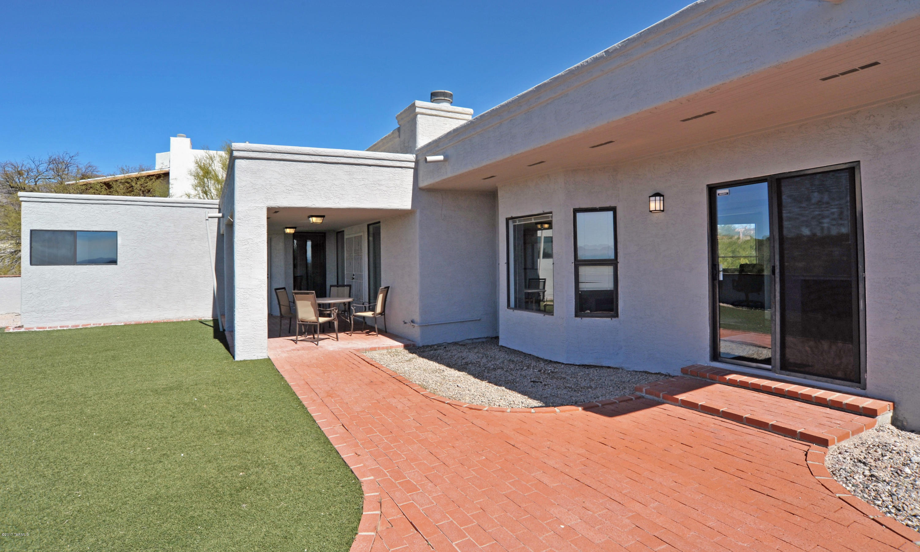 Las Alturas (1-167) - Residential
