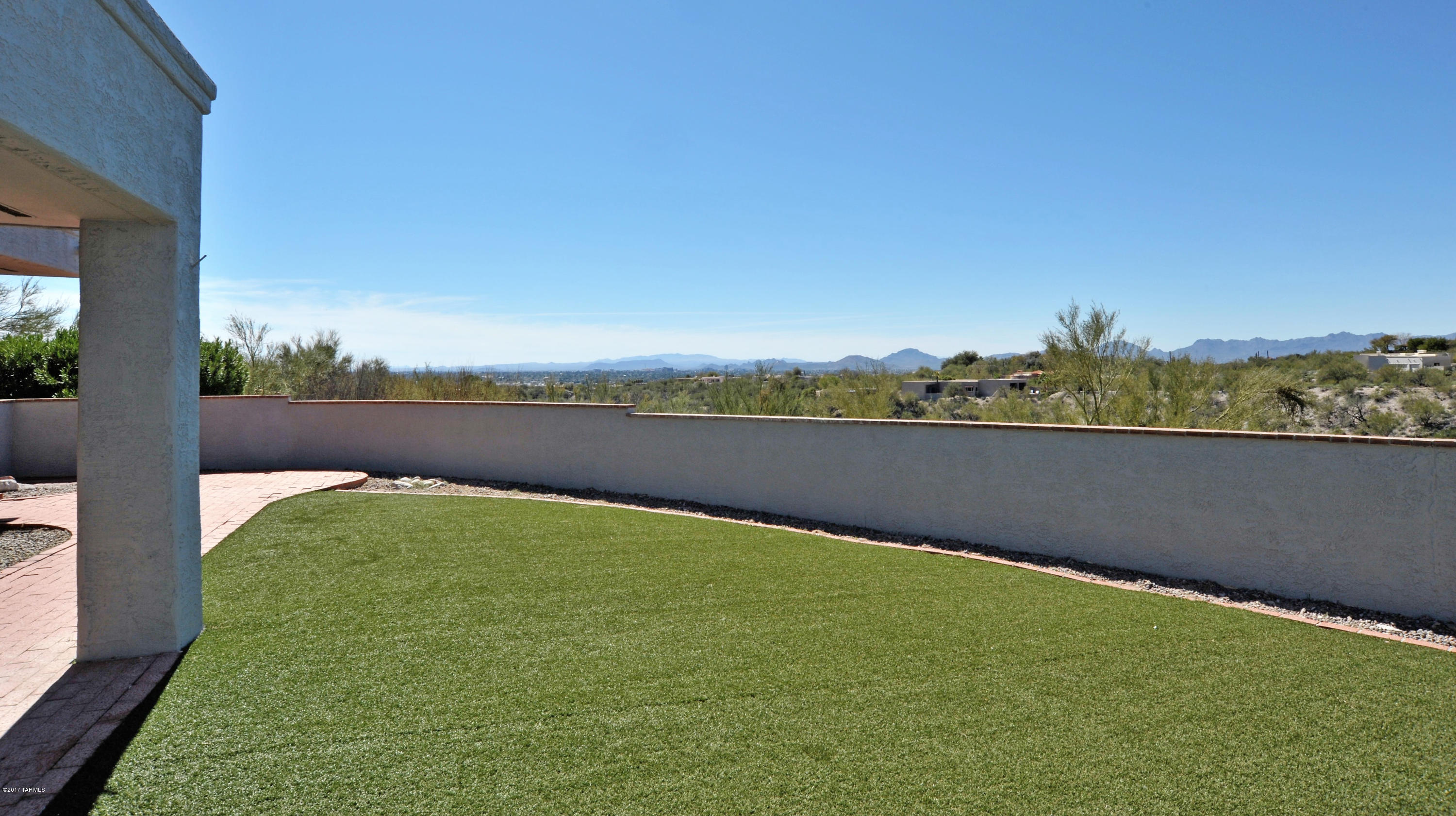 Las Alturas (1-167) - Residential