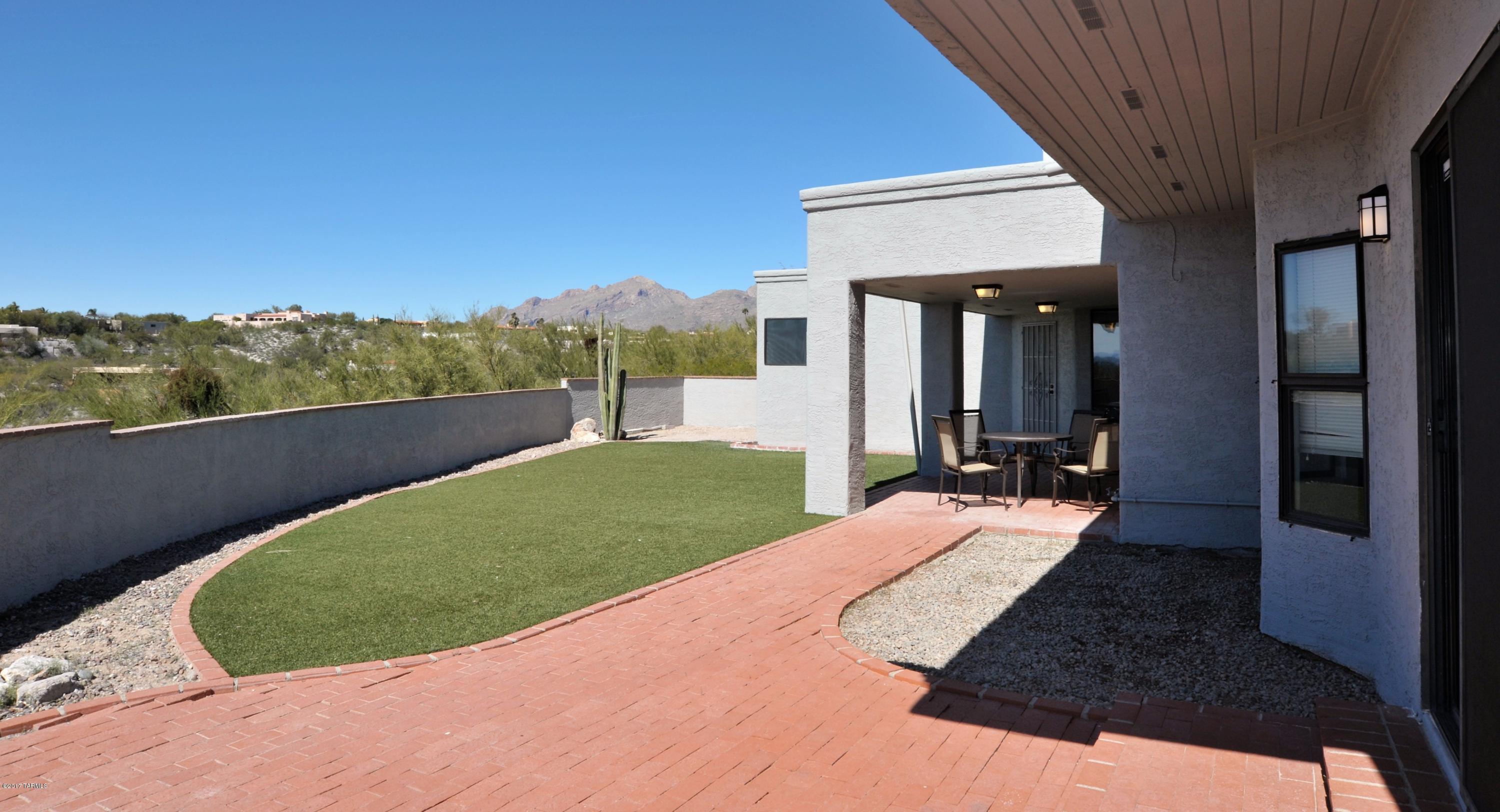 Las Alturas (1-167) - Residential