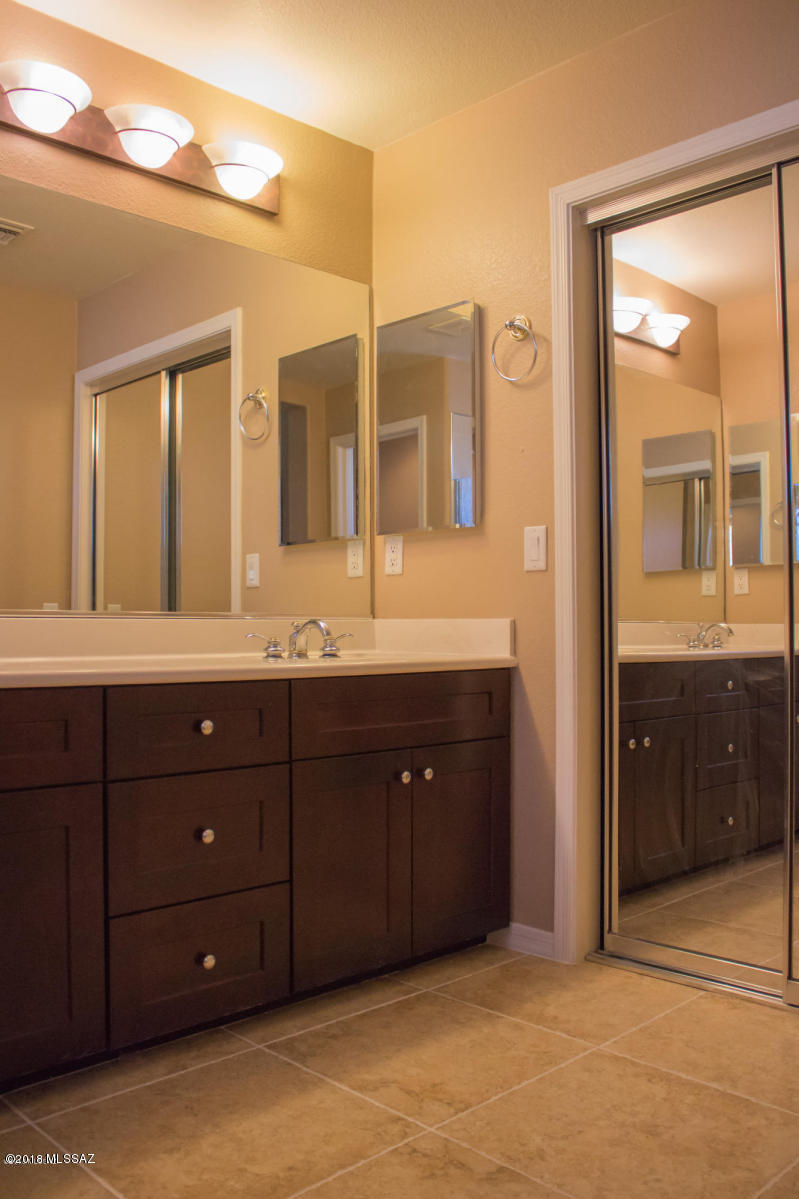 Rancho Del Lago (466-540) - Residential Lease