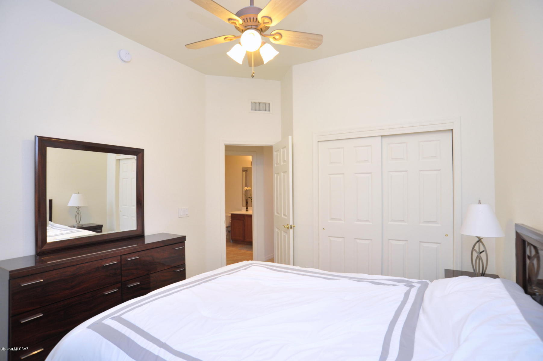 Rancho Del Lago (466-540) - Residential Lease