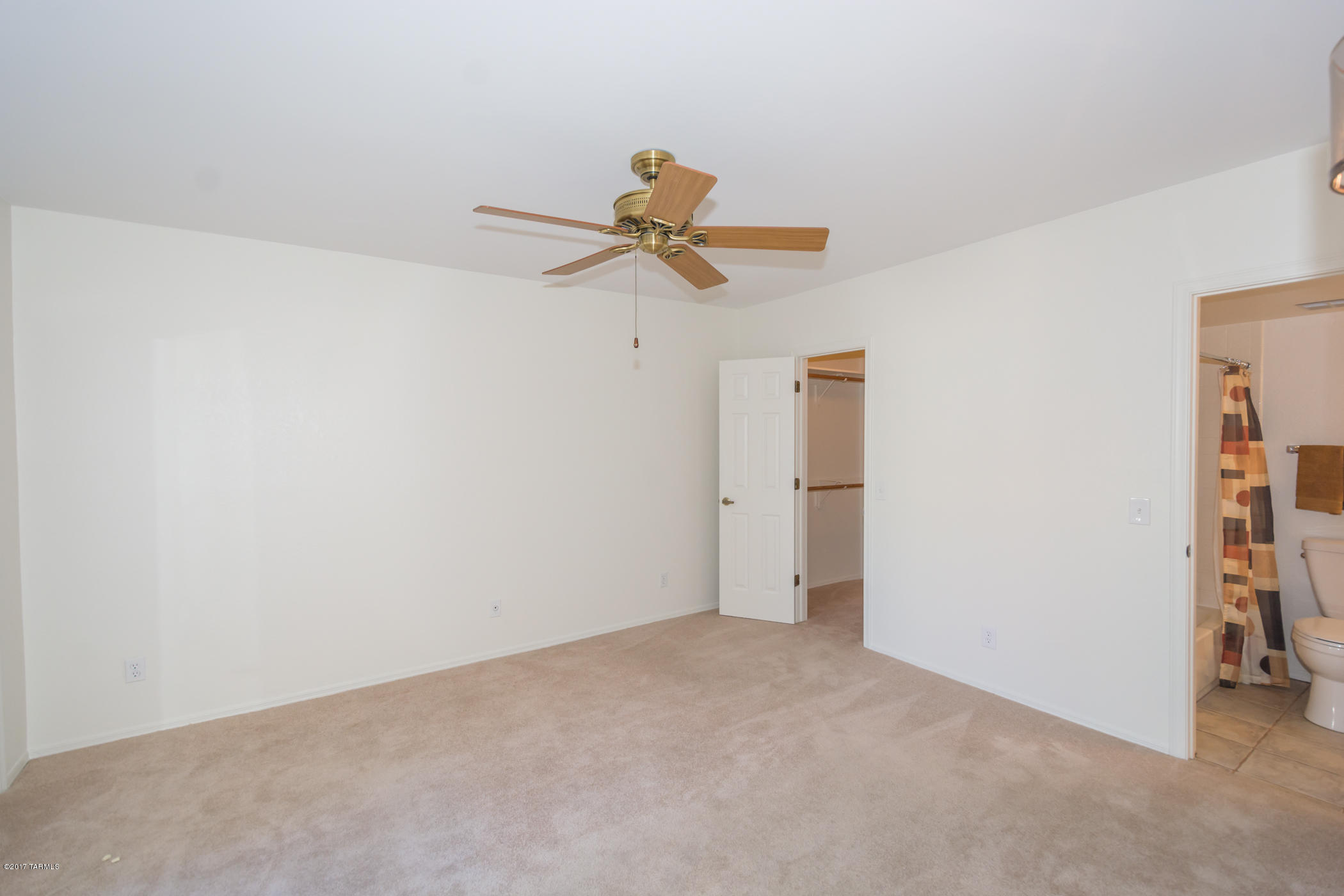 Twelve Hundred River Rd Condos - Residential