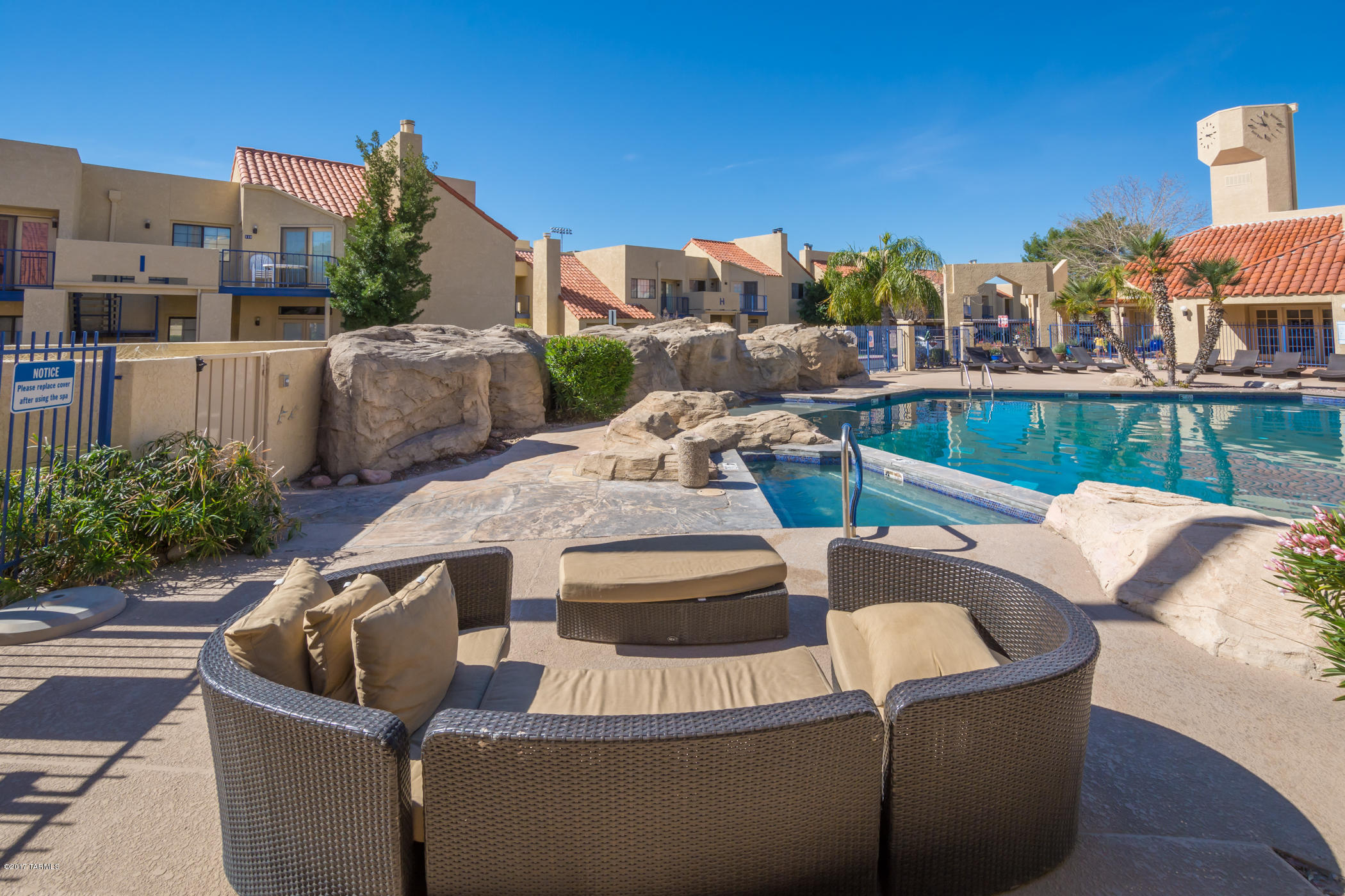 Twelve Hundred River Rd Condos - Residential