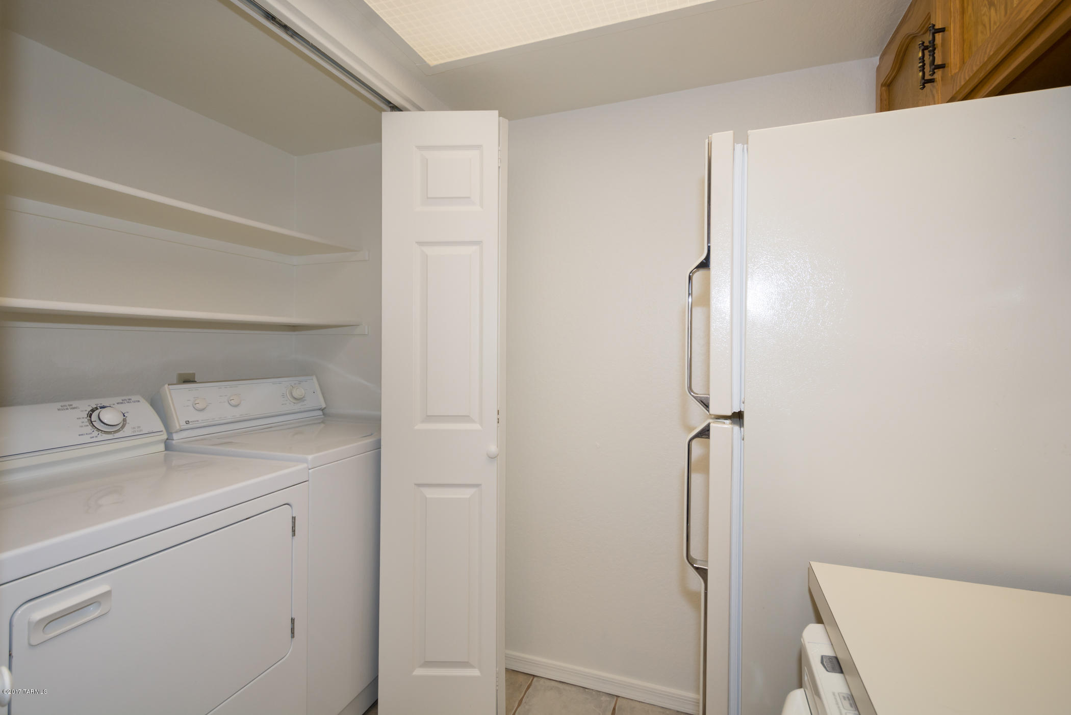 Twelve Hundred River Rd Condos - Residential