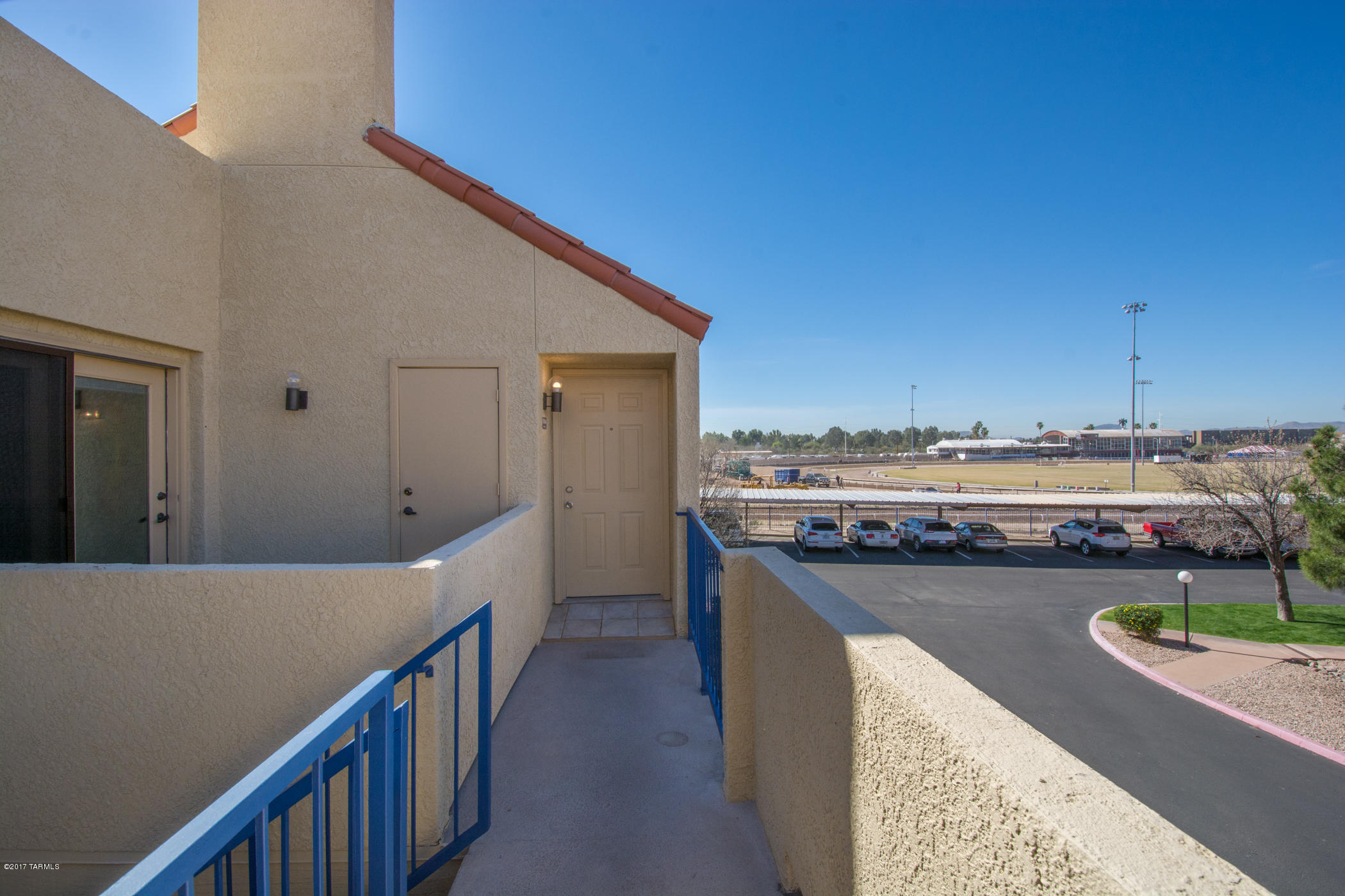 Twelve Hundred River Rd Condos - Residential