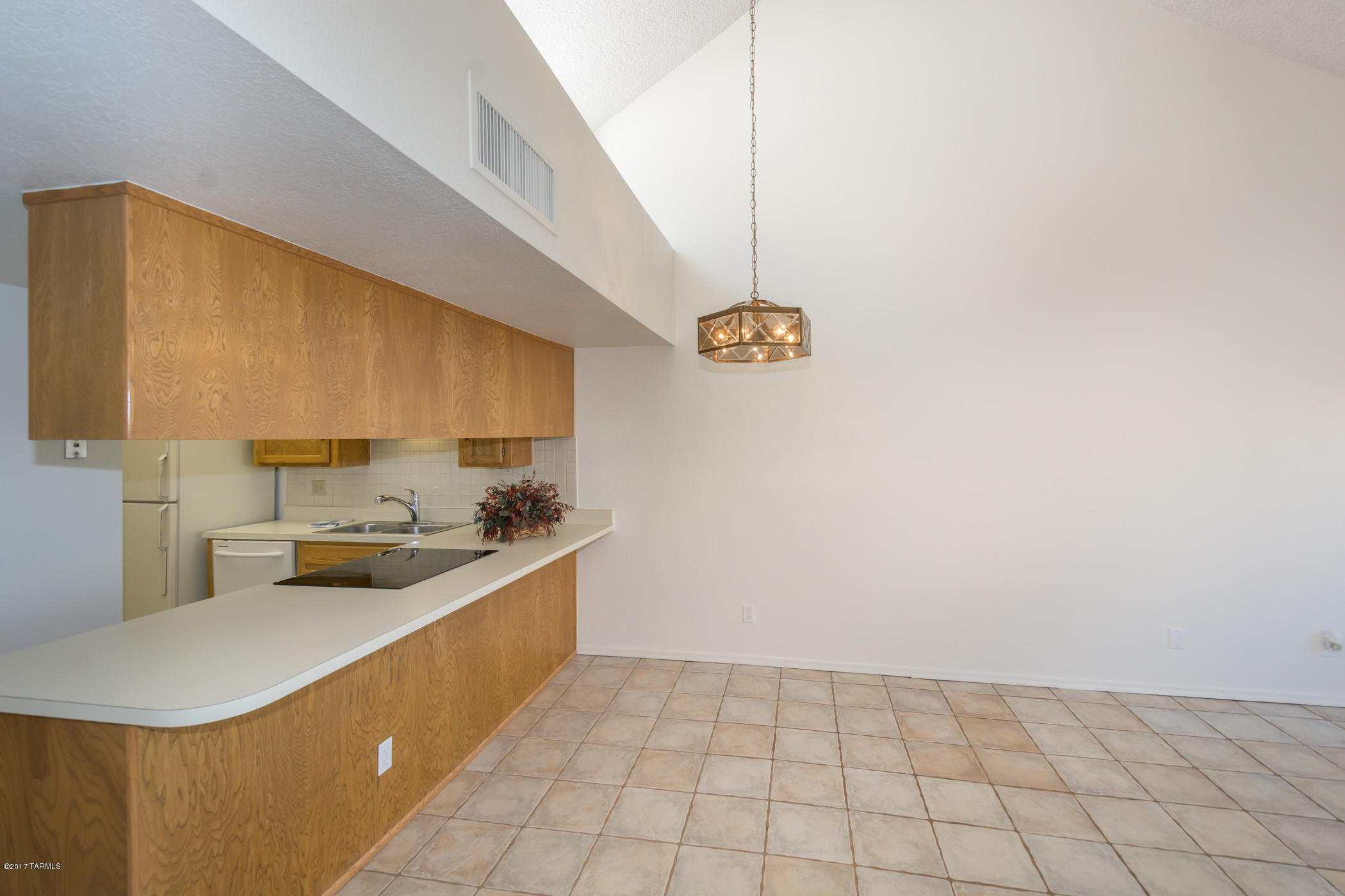 Twelve Hundred River Rd Condos - Residential