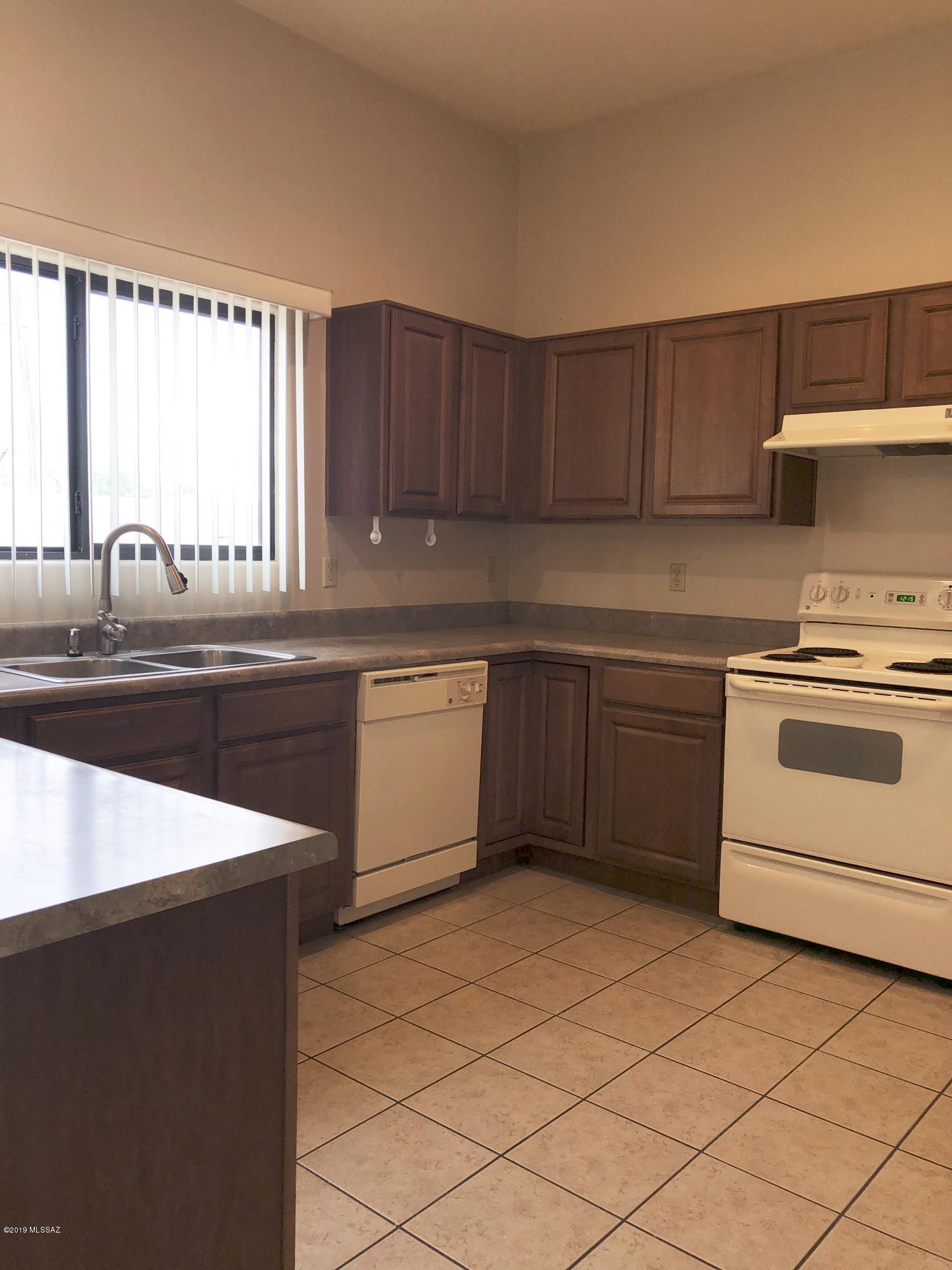 Paseo Estrella (1-104) - Residential