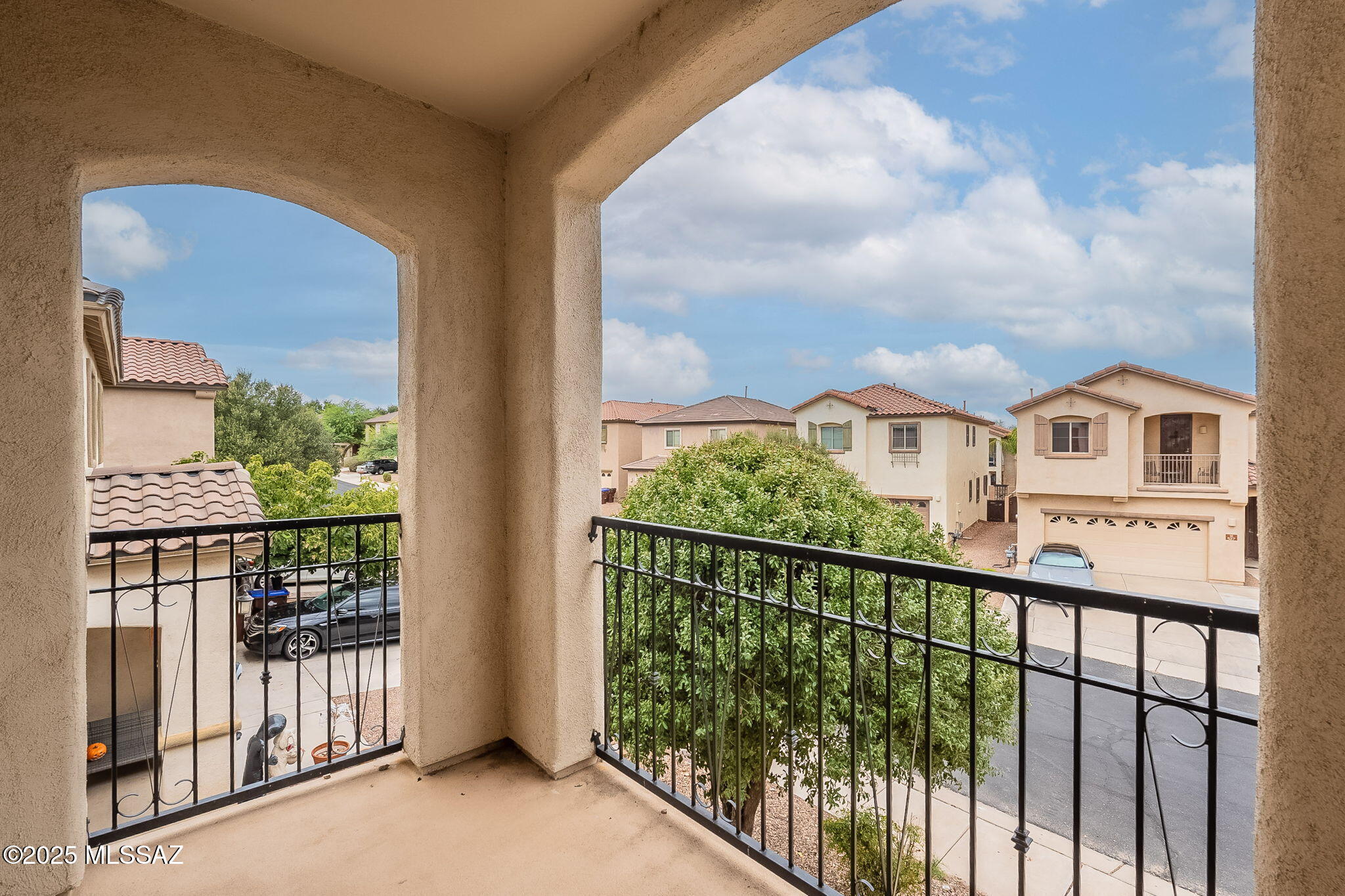 Lago Sereno (1-99) - Residential