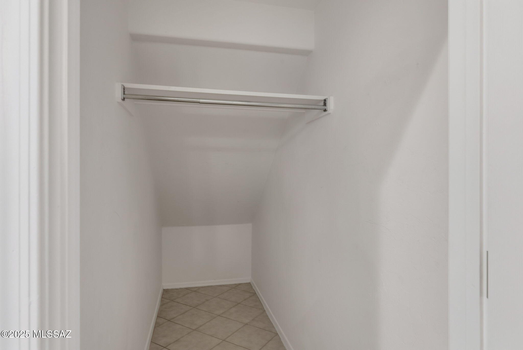 Lago Sereno (1-99) - Residential