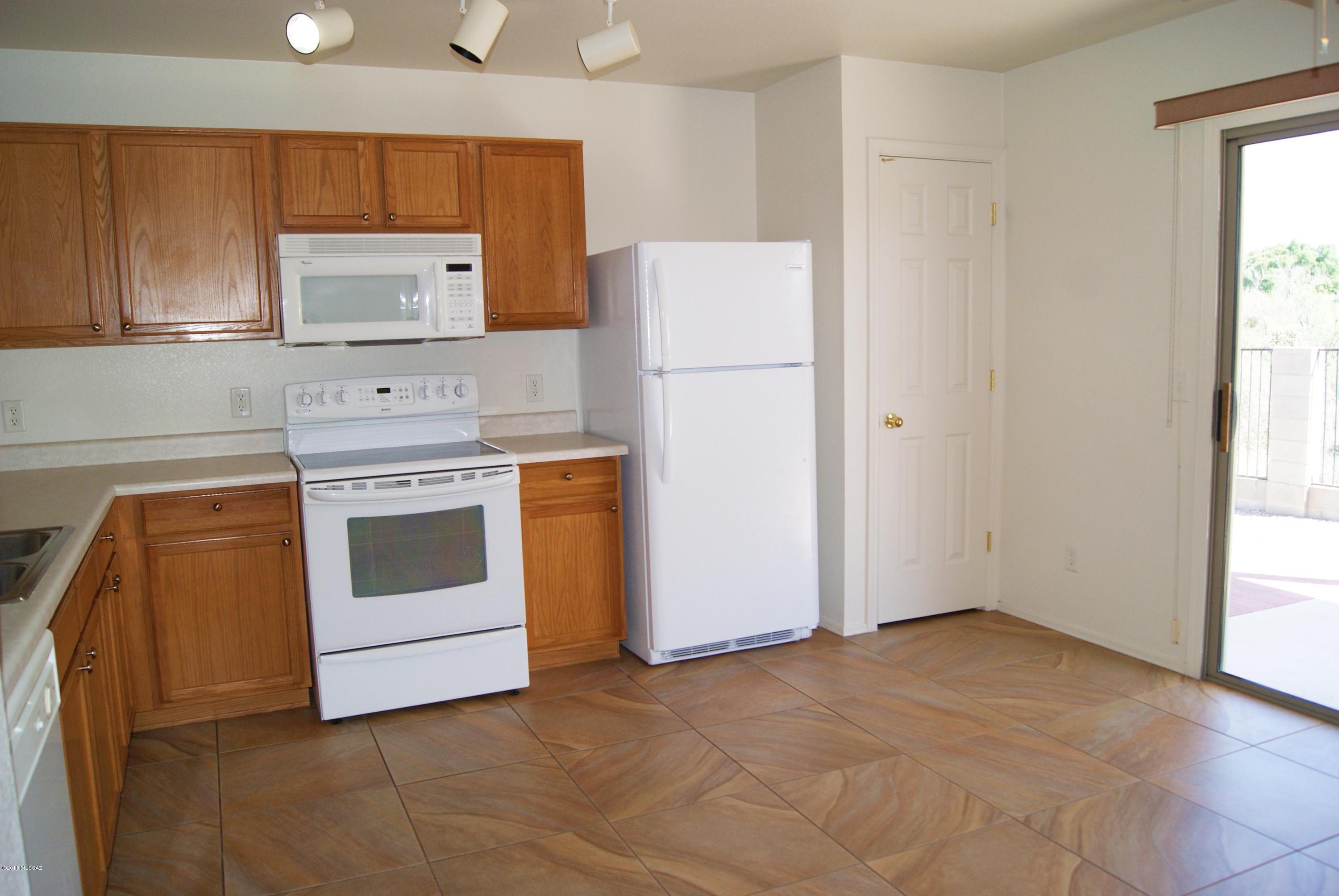 Arizona La Victoria (1-131) - Residential Lease