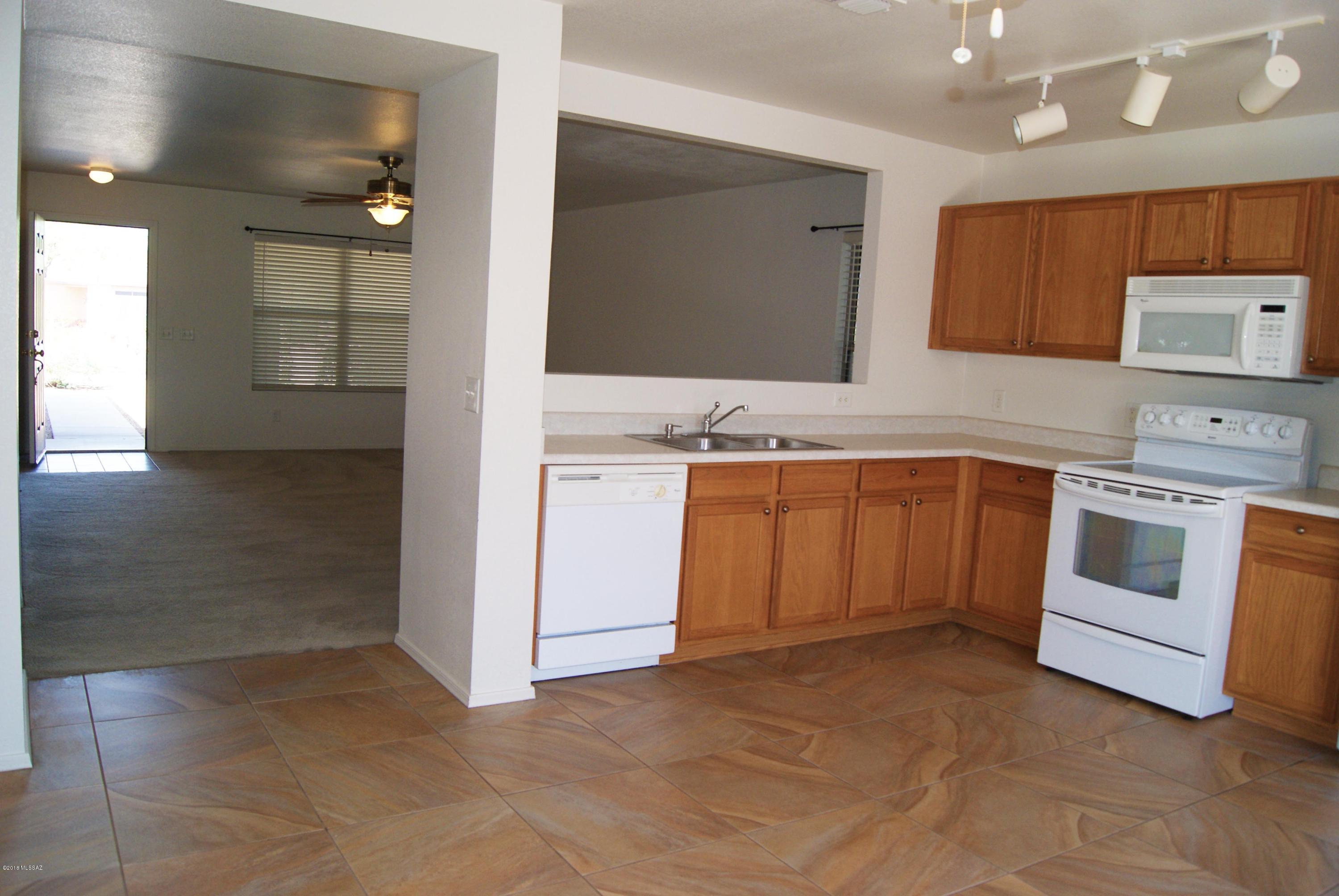 Arizona La Victoria (1-131) - Residential Lease