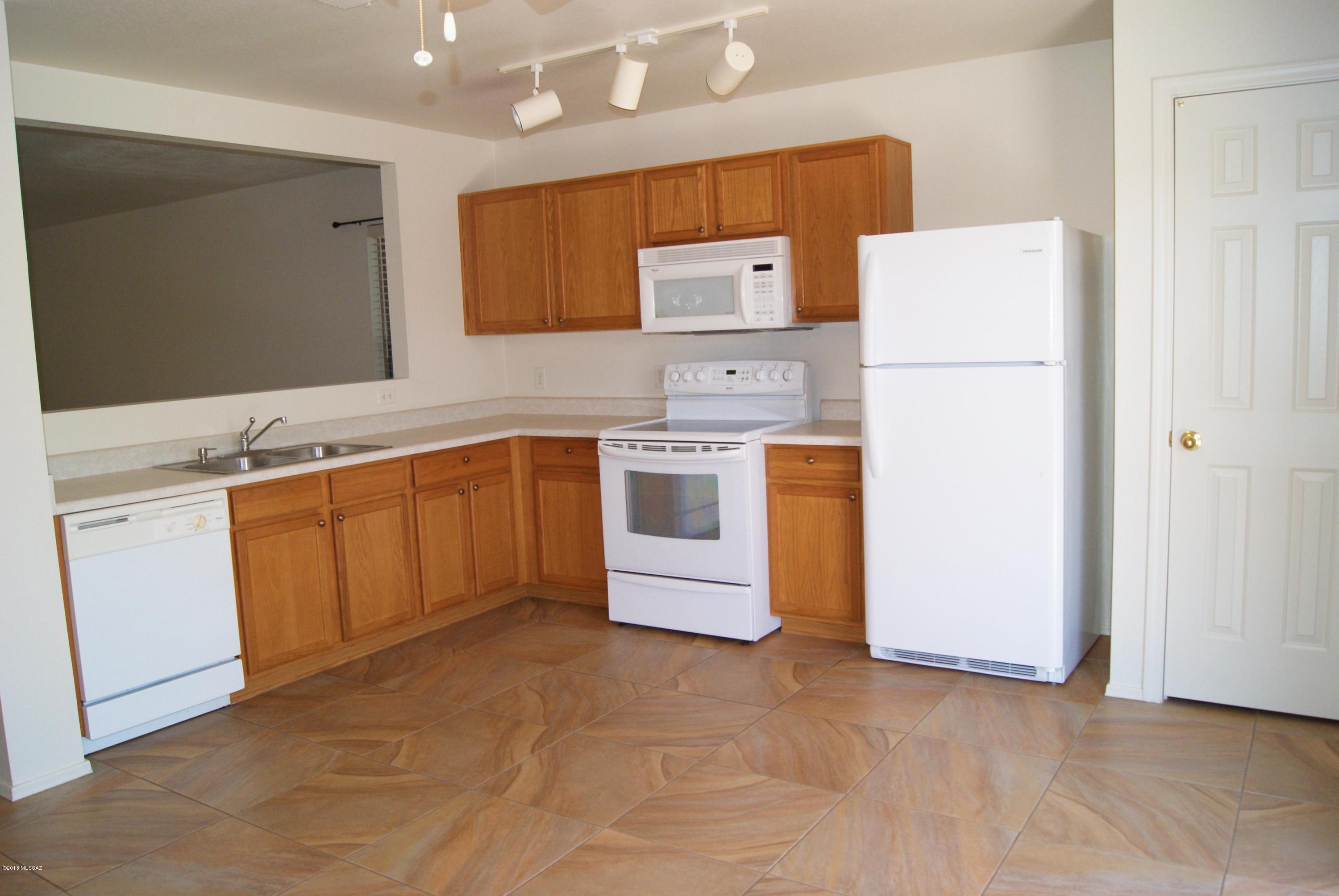 Arizona La Victoria (1-131) - Residential Lease