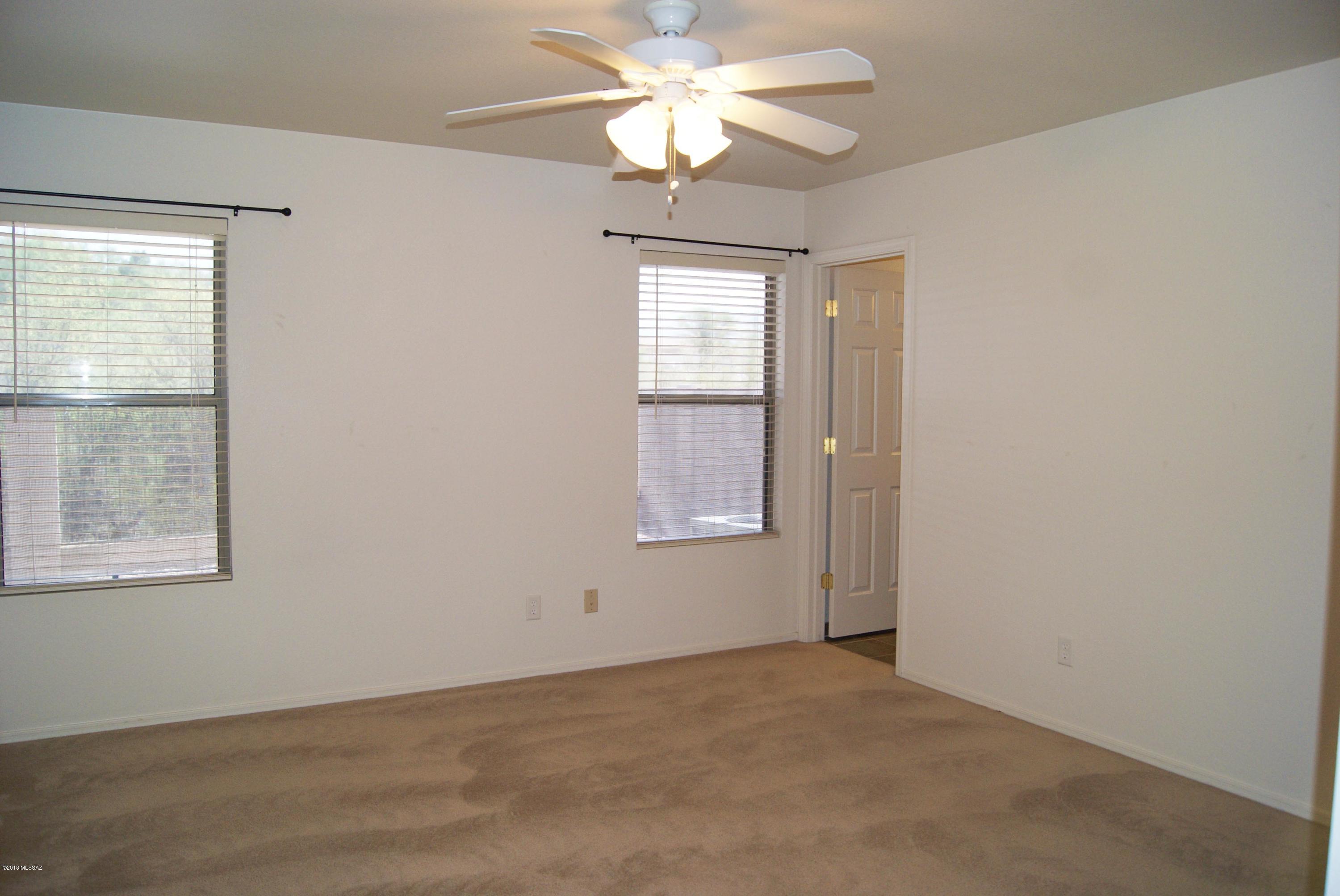 Arizona La Victoria (1-131) - Residential Lease
