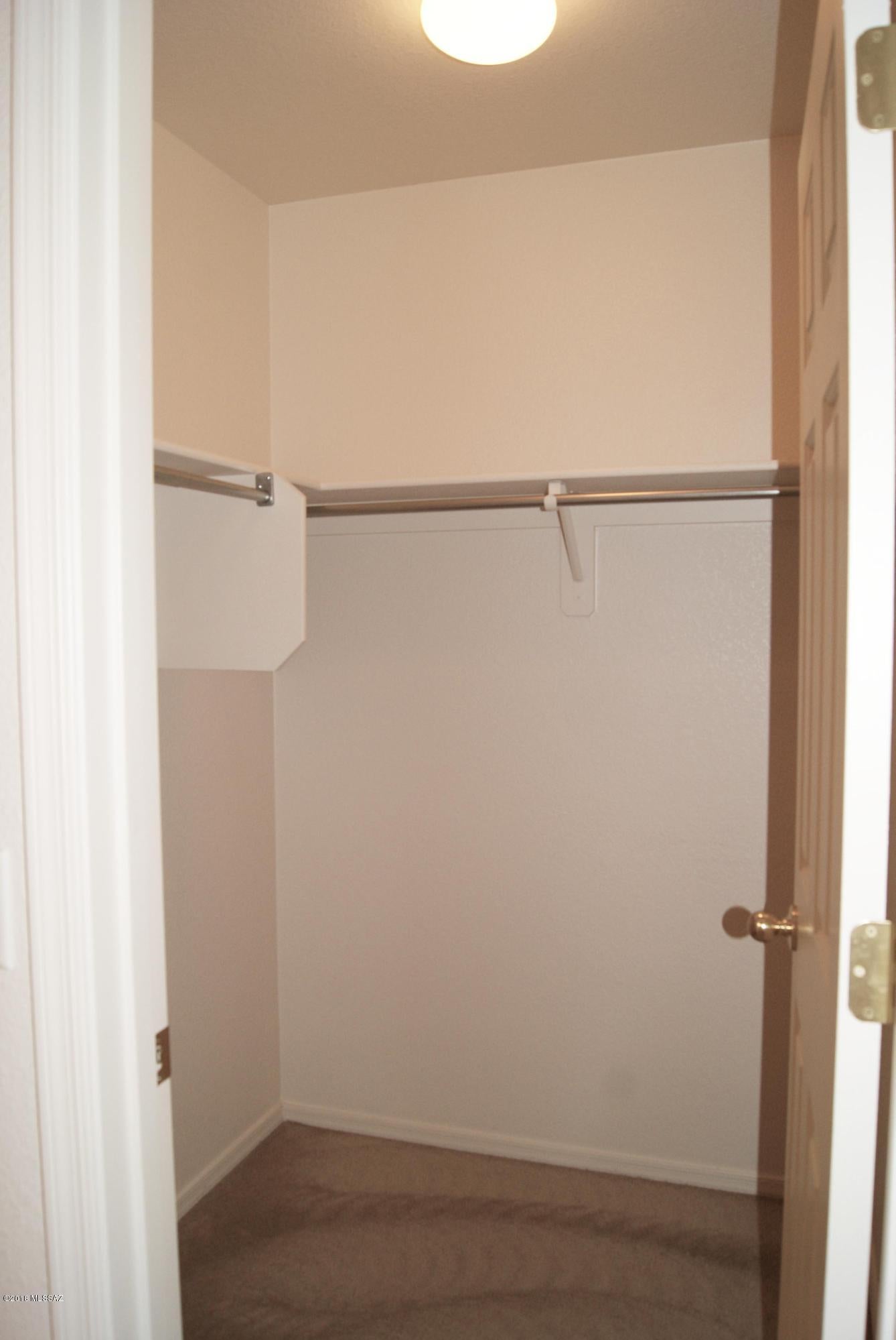 Arizona La Victoria (1-131) - Residential Lease