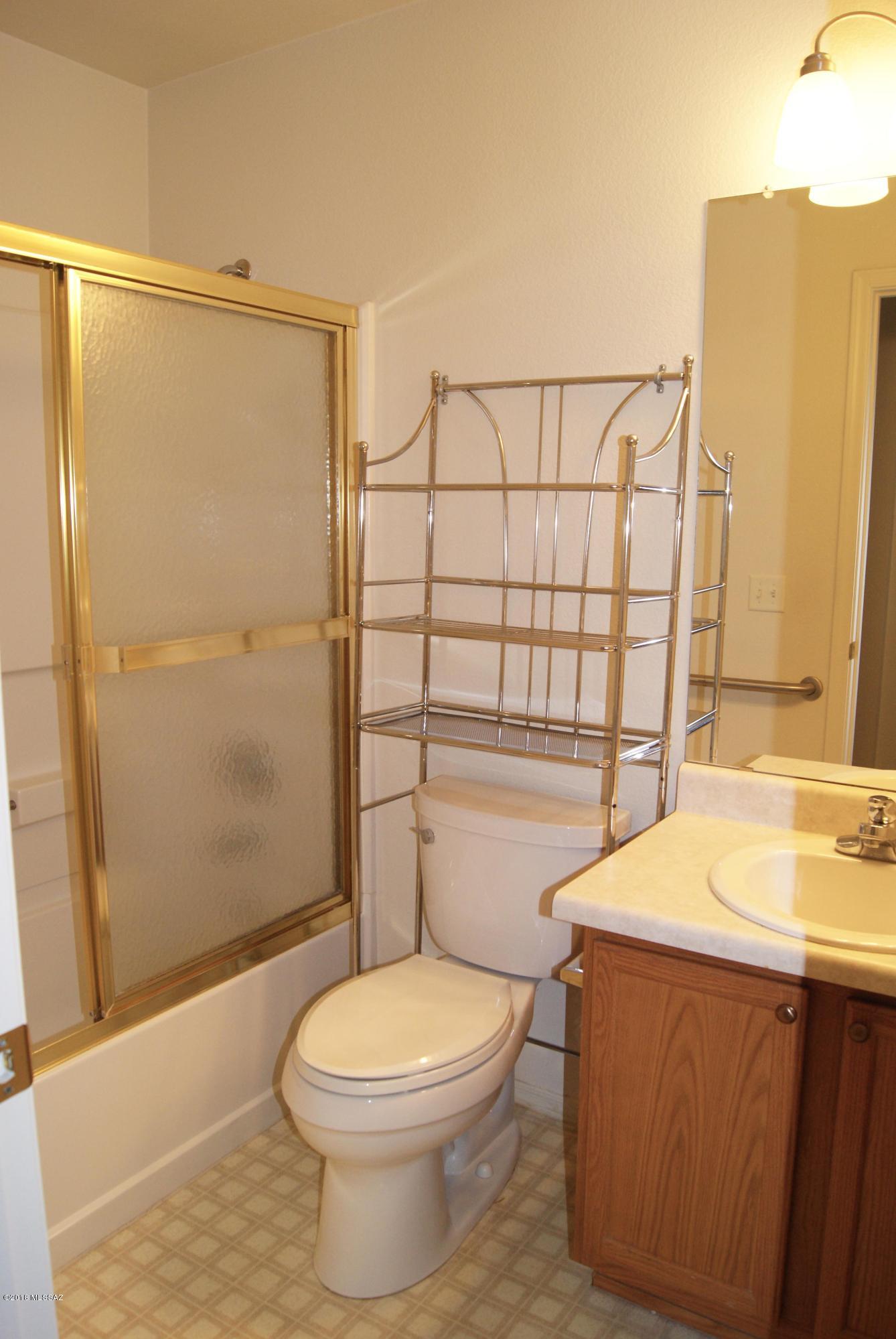Arizona La Victoria (1-131) - Residential Lease