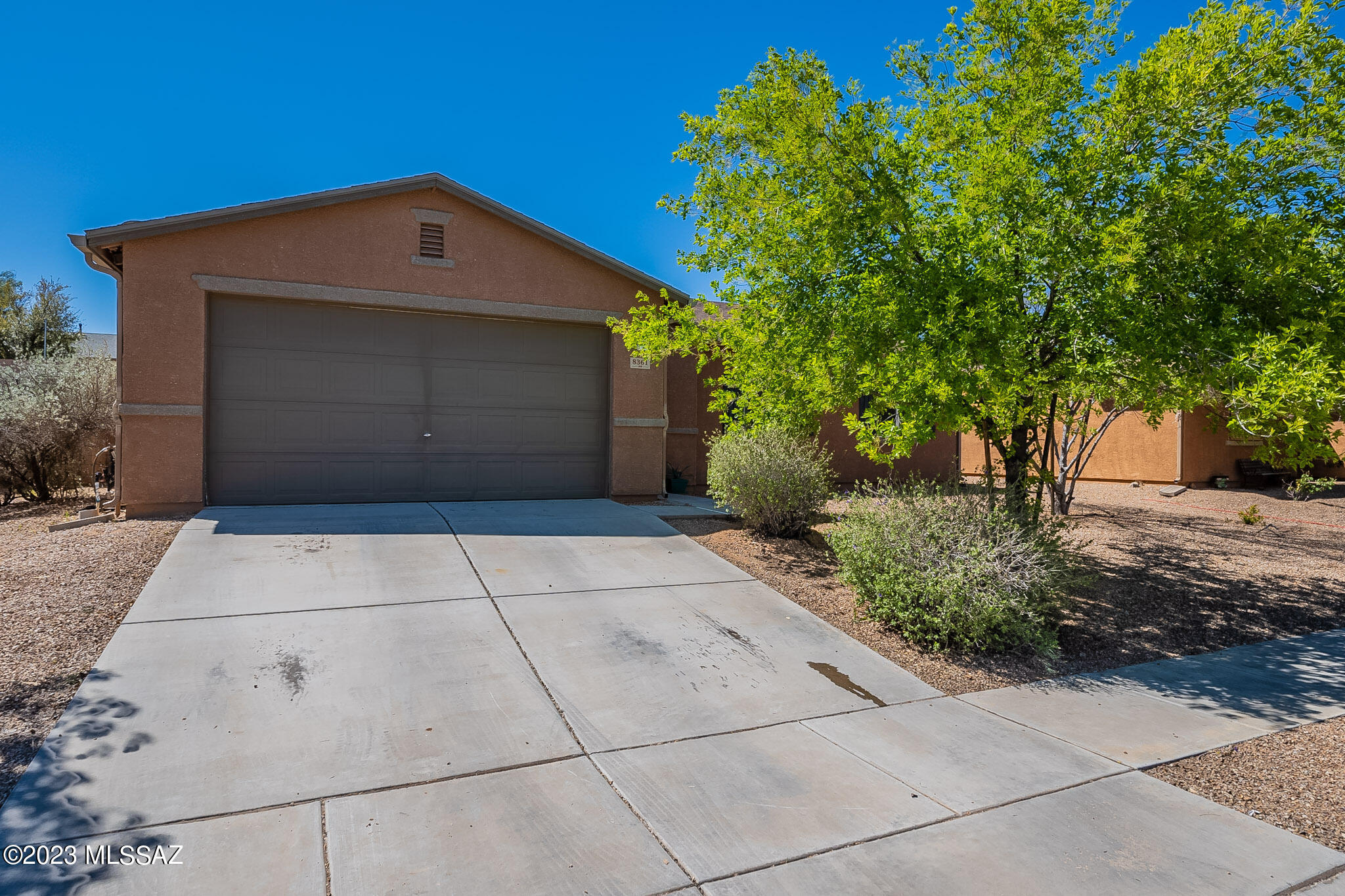 Stunning home located in Sonoran Ranch! Beautiful 3 bedroom 2 bath with large den, great open floor plan. Vinyl plank flooring throughout, Kitchen appliances included, spacious sized bedrooms, Large Master suite, garden tub and huge walk in closet. There is miles of hiking trails, a park with a playground, plus a great picnic area. This home has it all!