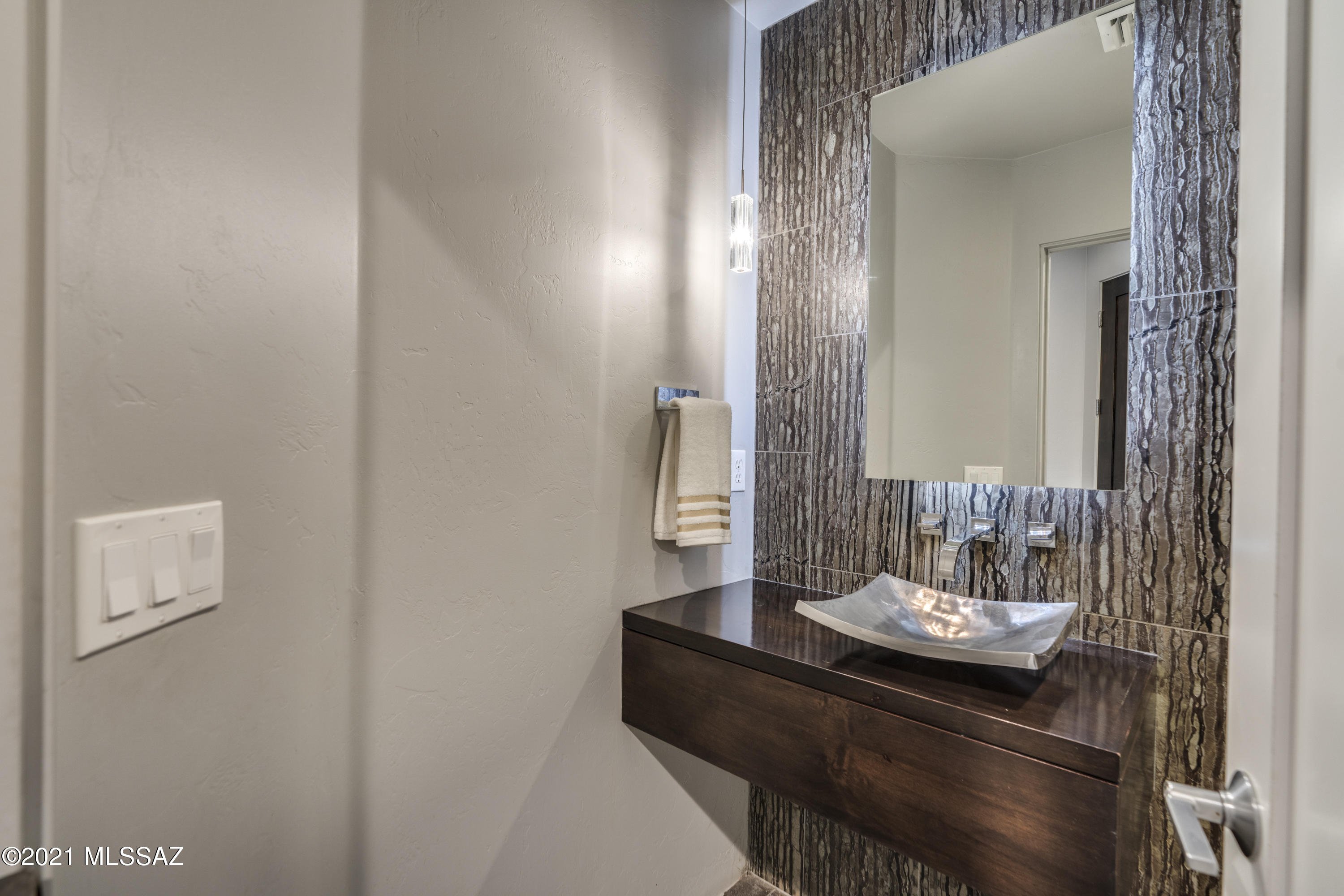Snyder Creek Canyon (1-29) - Residential
