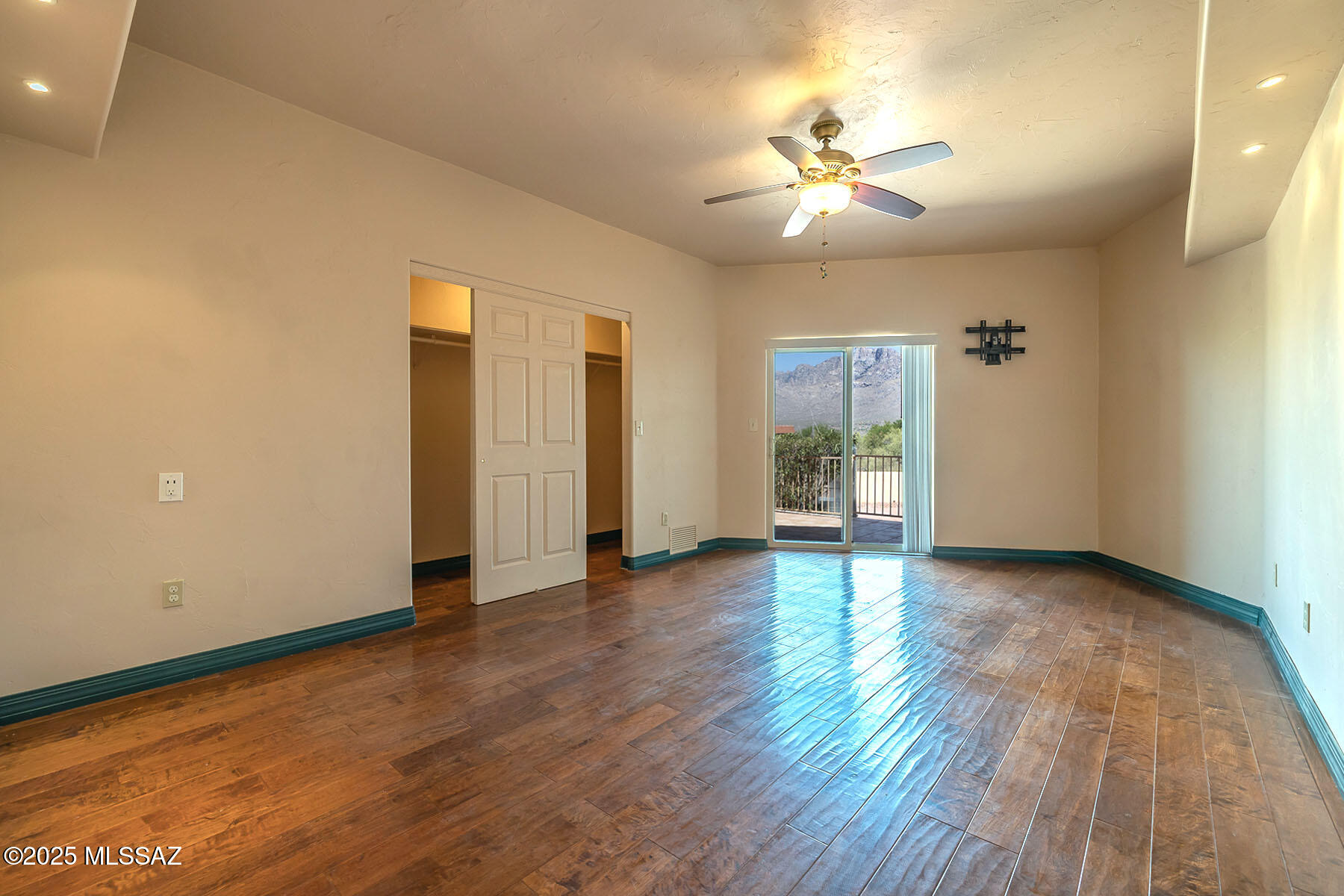 Monte Del Oro (1-187) - Residential