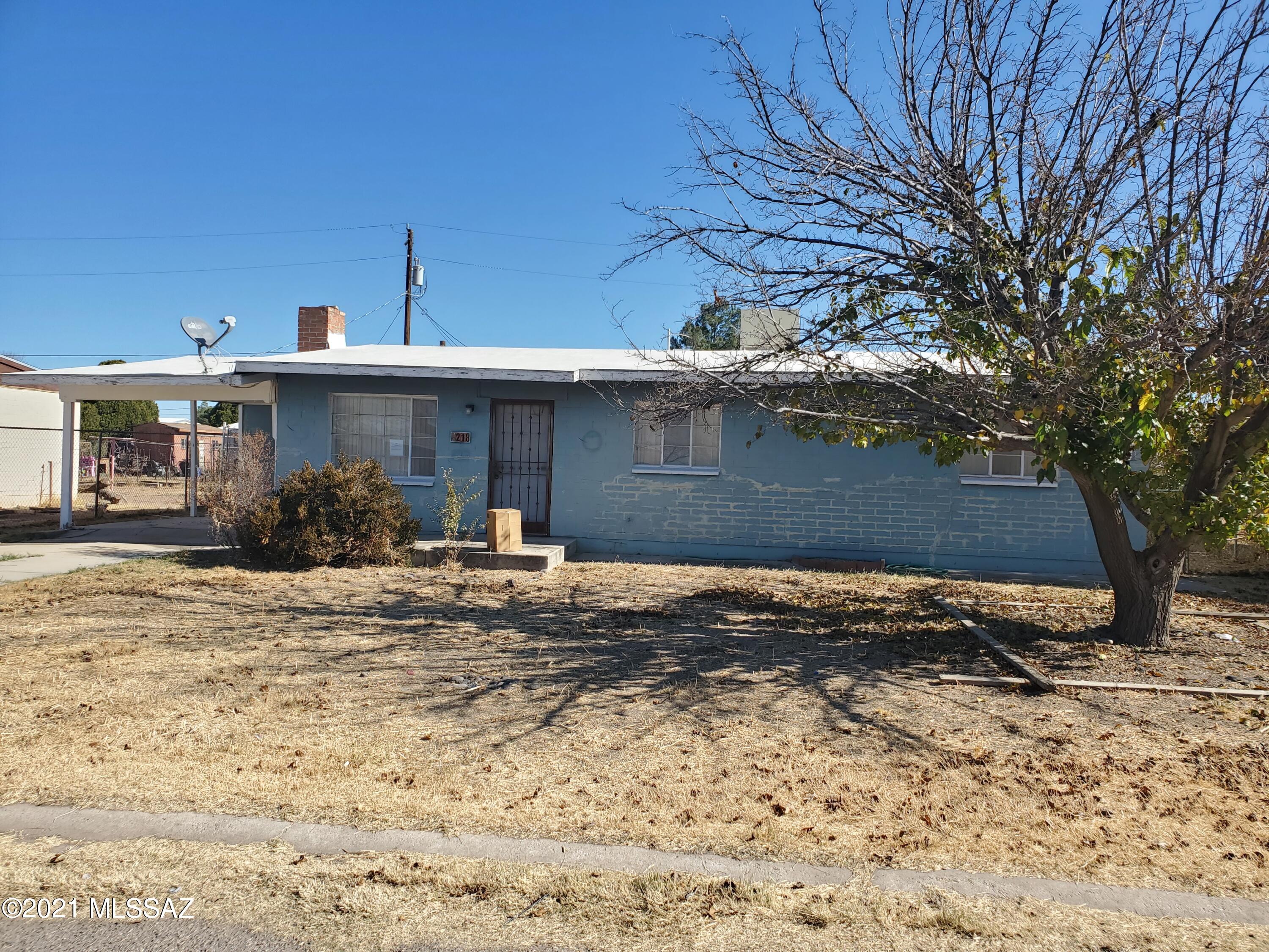 Perfect Investment property. Would be a great rental. Needs some TLC  and updating and repairs. 2 bedroom 2 Bath, large yard. Don't miss out on this great opportunity