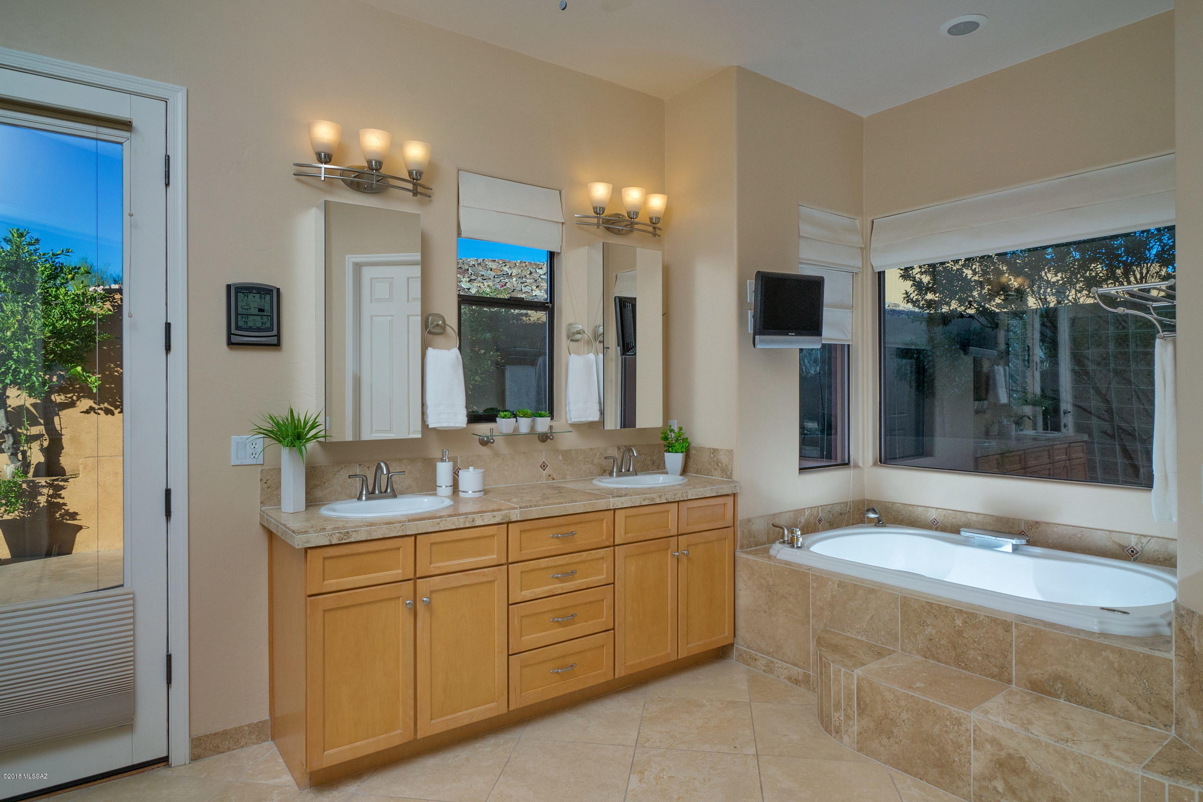 Canada Hills Est Phase ll (42-130) - Residential