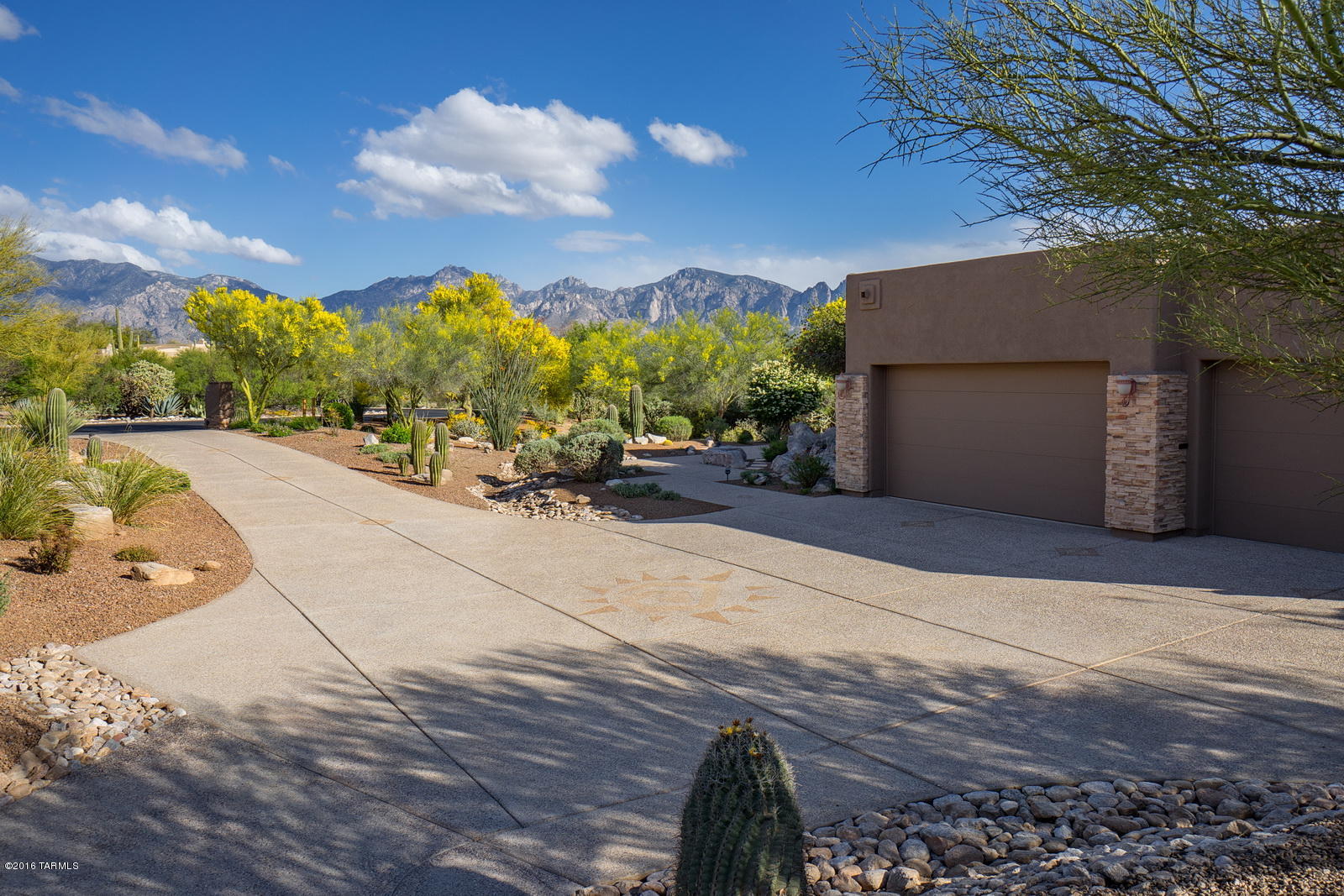 Honey Bee Ridge(The Estates At) - Residential