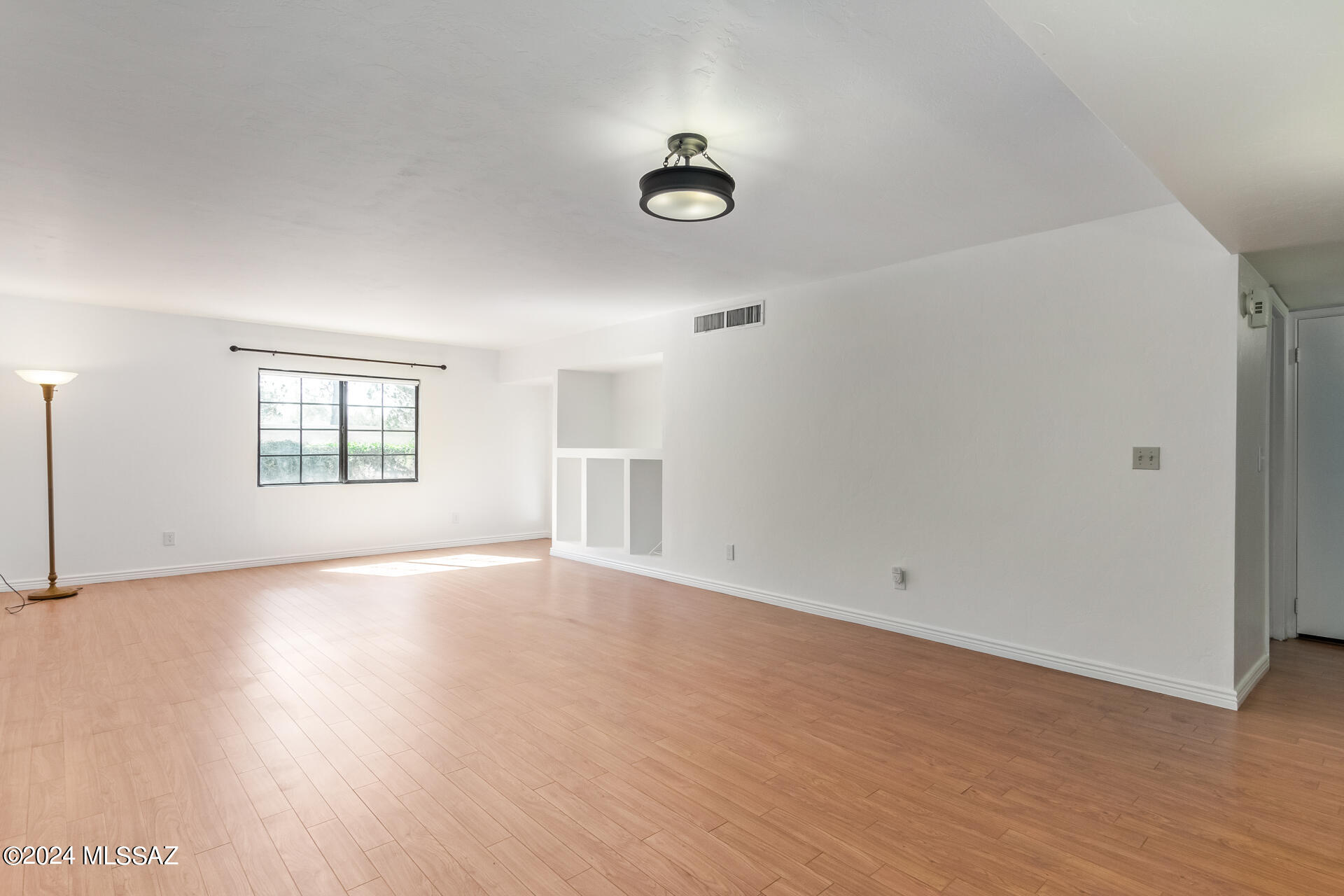 Belle Vista Townhomes (1-83) - Residential Lease