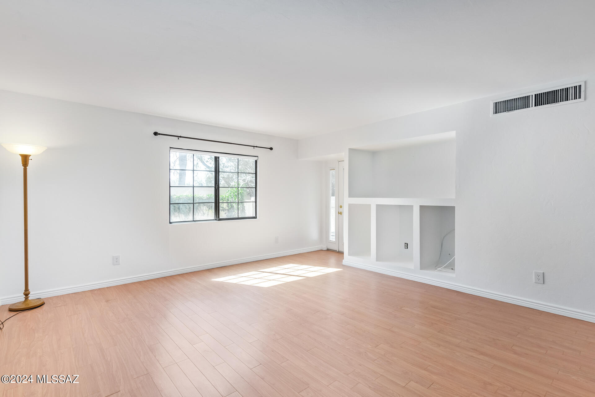 Belle Vista Townhomes (1-83) - Residential Lease