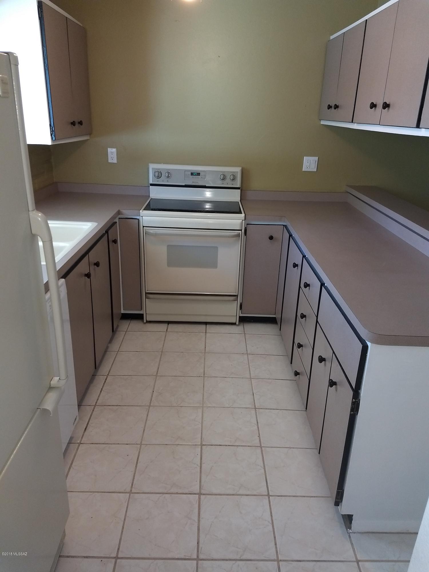 Sherwood Village Terrace (231-546) - Residential