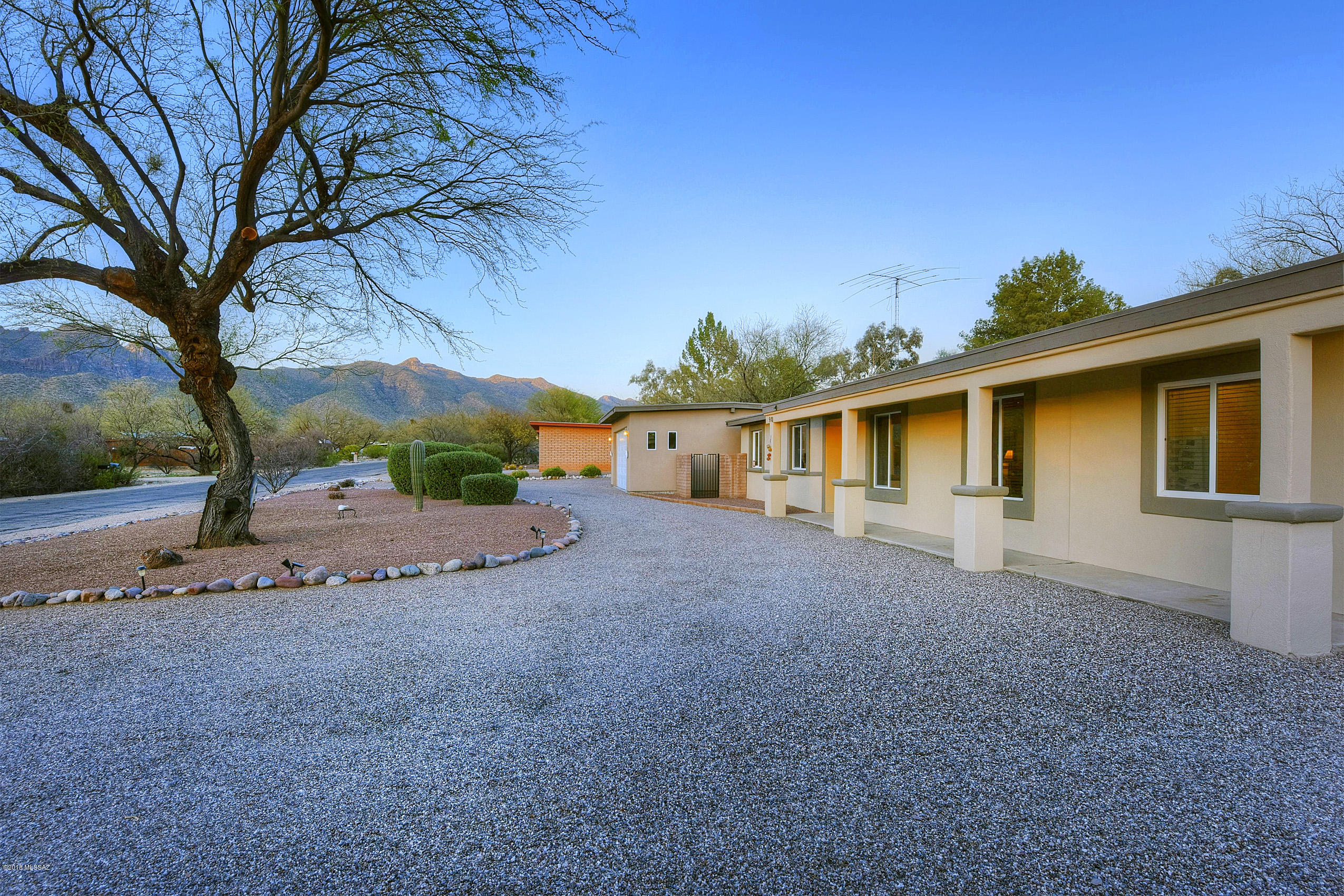 Tres Lomas (1-147) - Residential