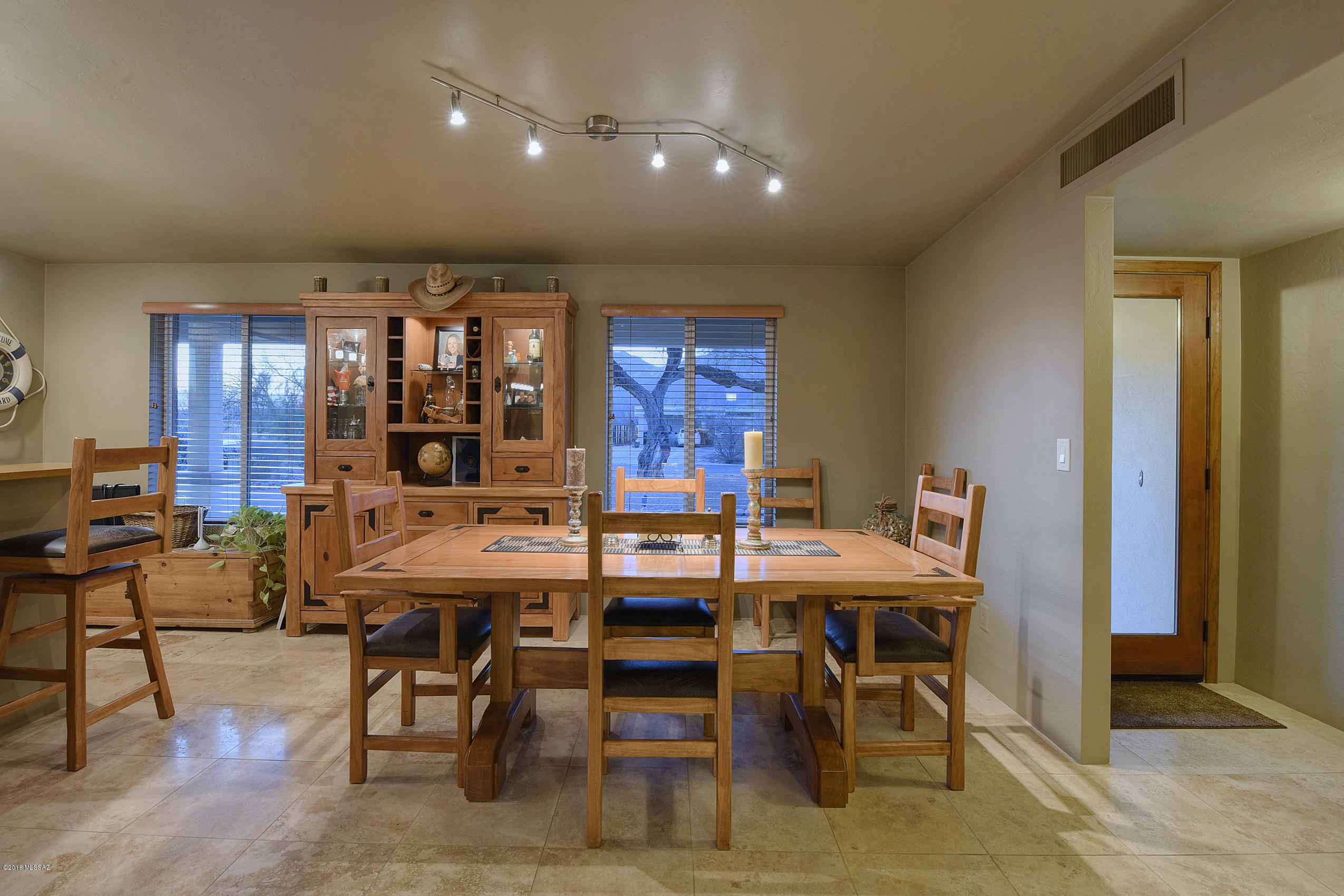 Tres Lomas (1-147) - Residential