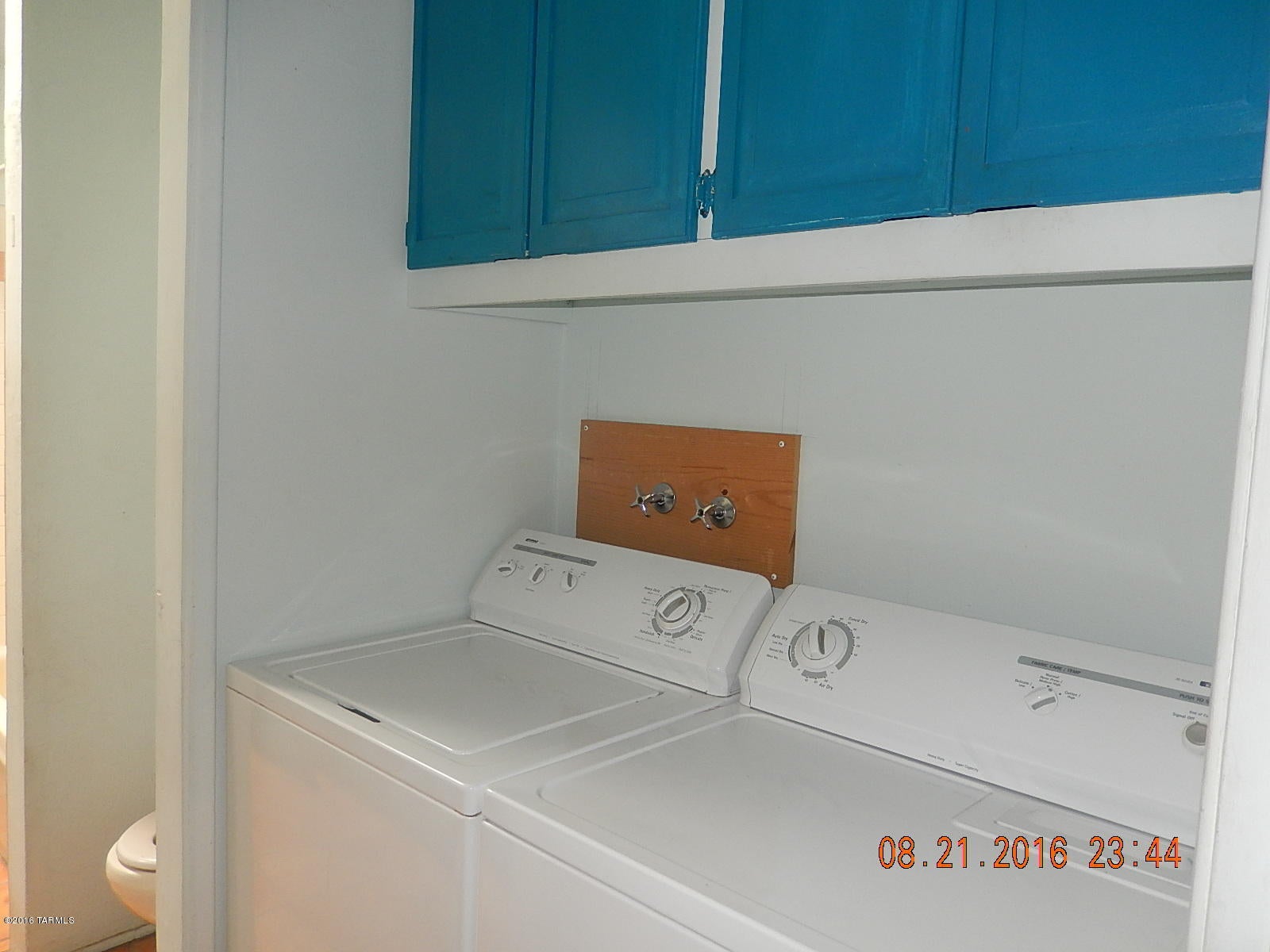 Haciendas Del Oeste (1-5) - Residential Lease