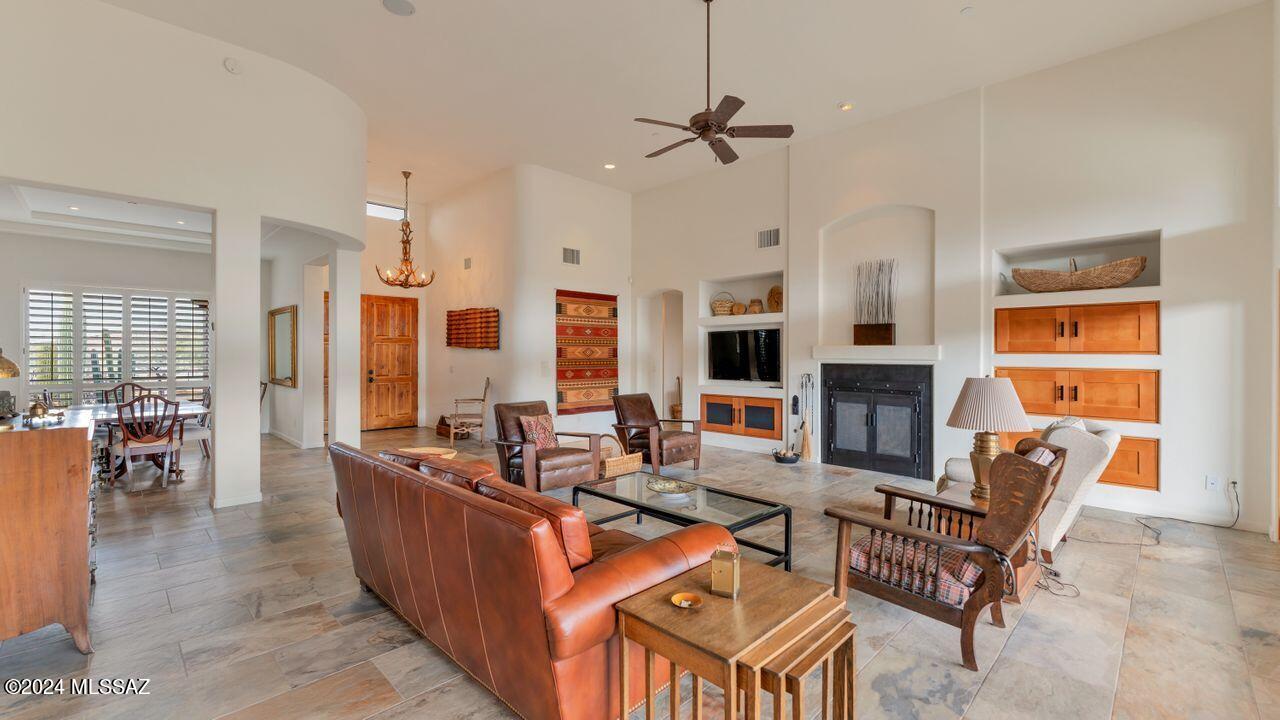 Dos Lagos at Dove Mountain (1-91) - Residential