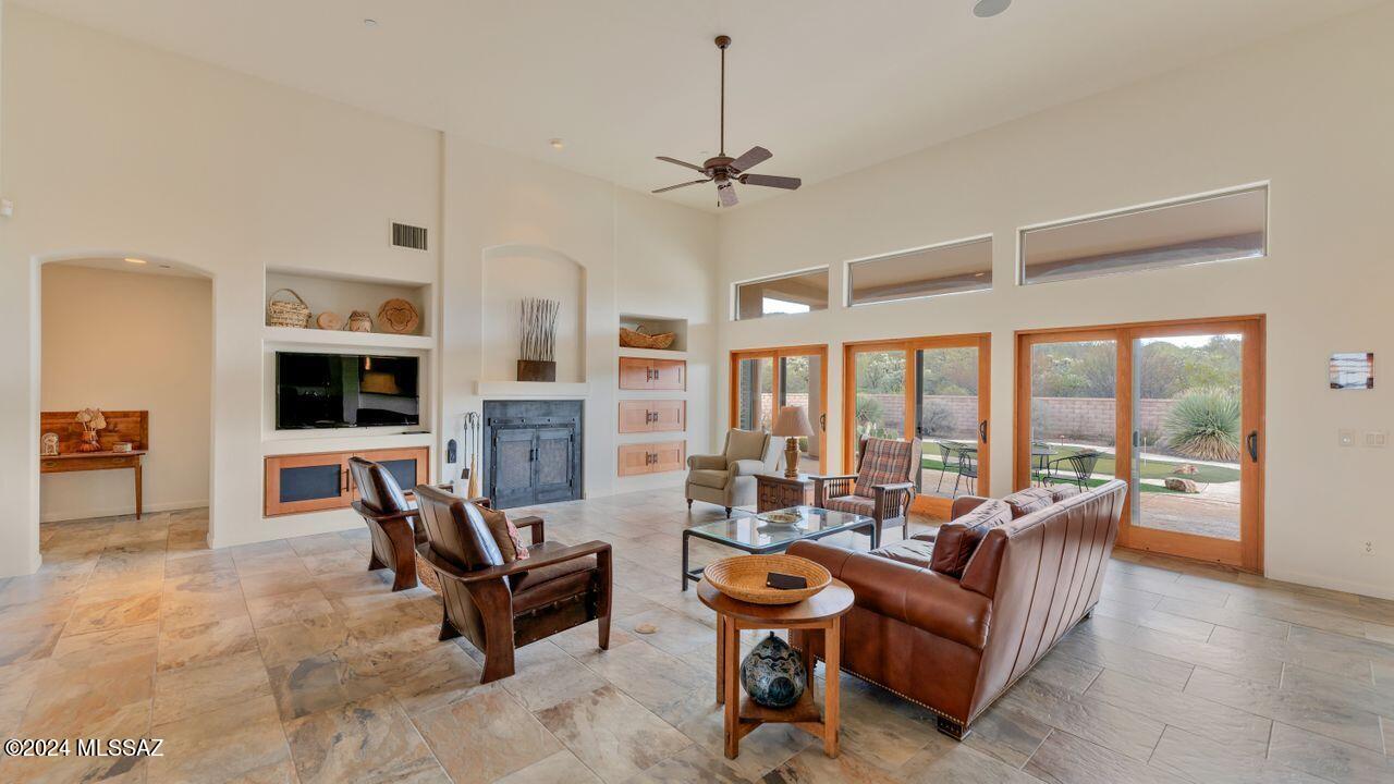 Dos Lagos at Dove Mountain (1-91) - Residential