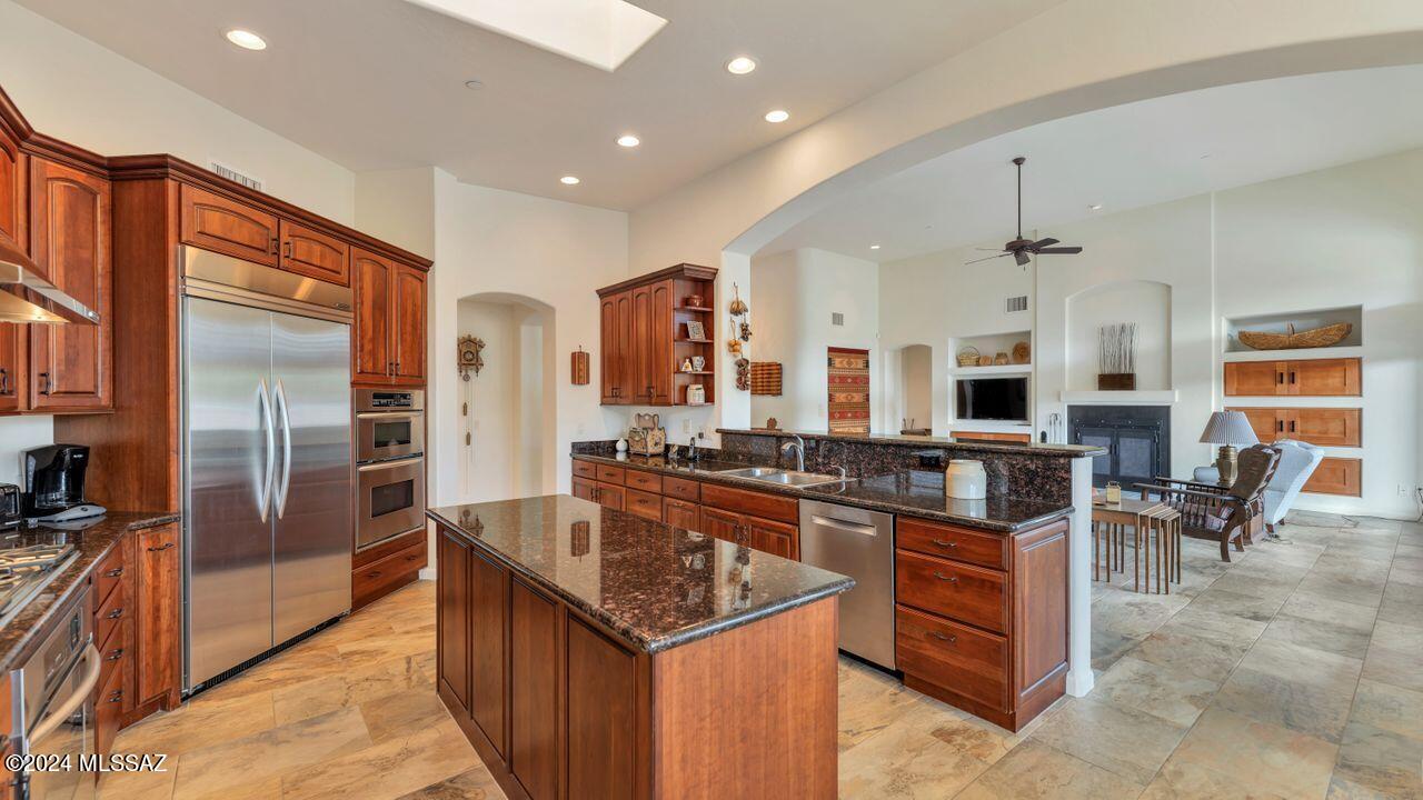 Dos Lagos at Dove Mountain (1-91) - Residential