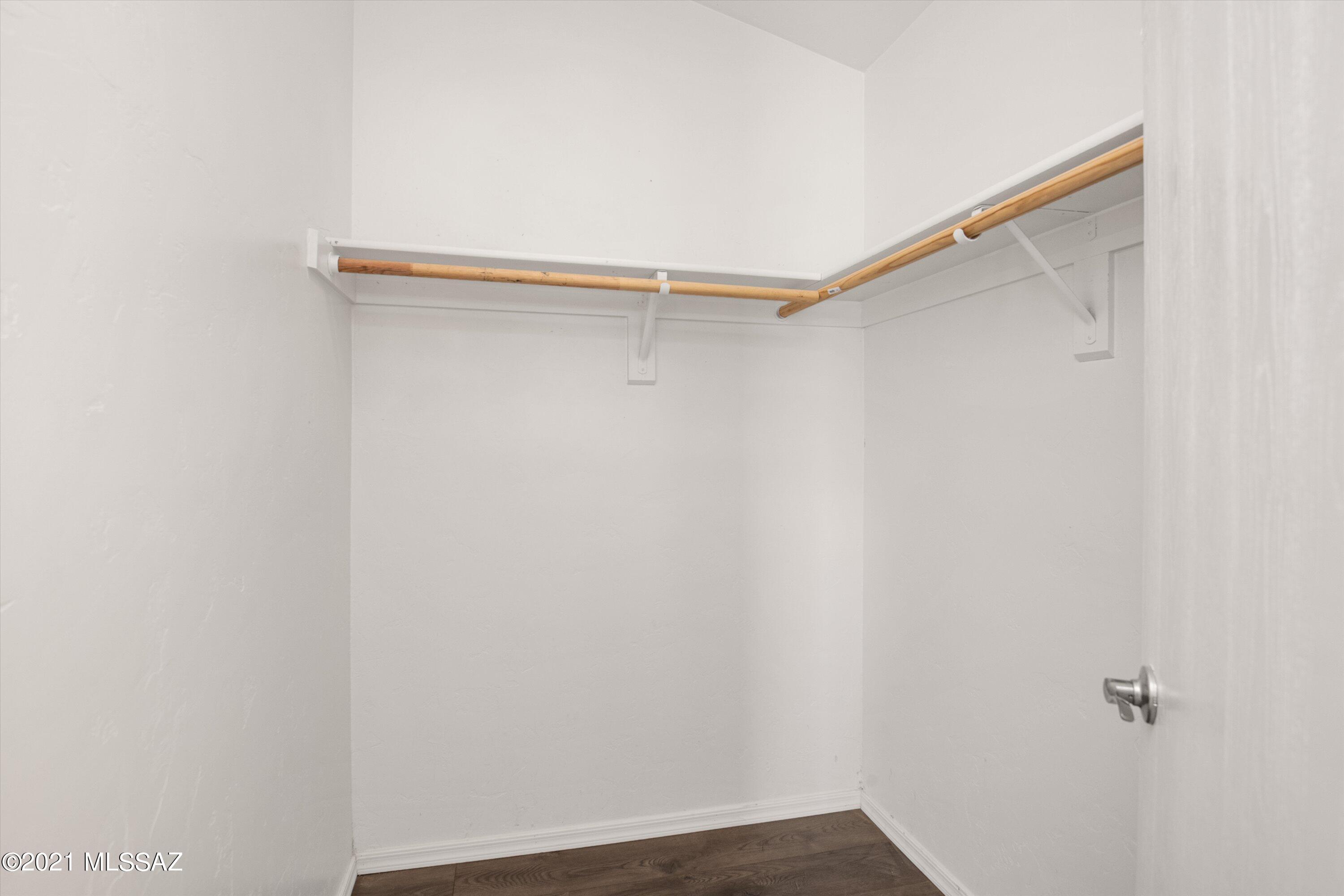 Los Olivos Est I (1-24) - Residential
