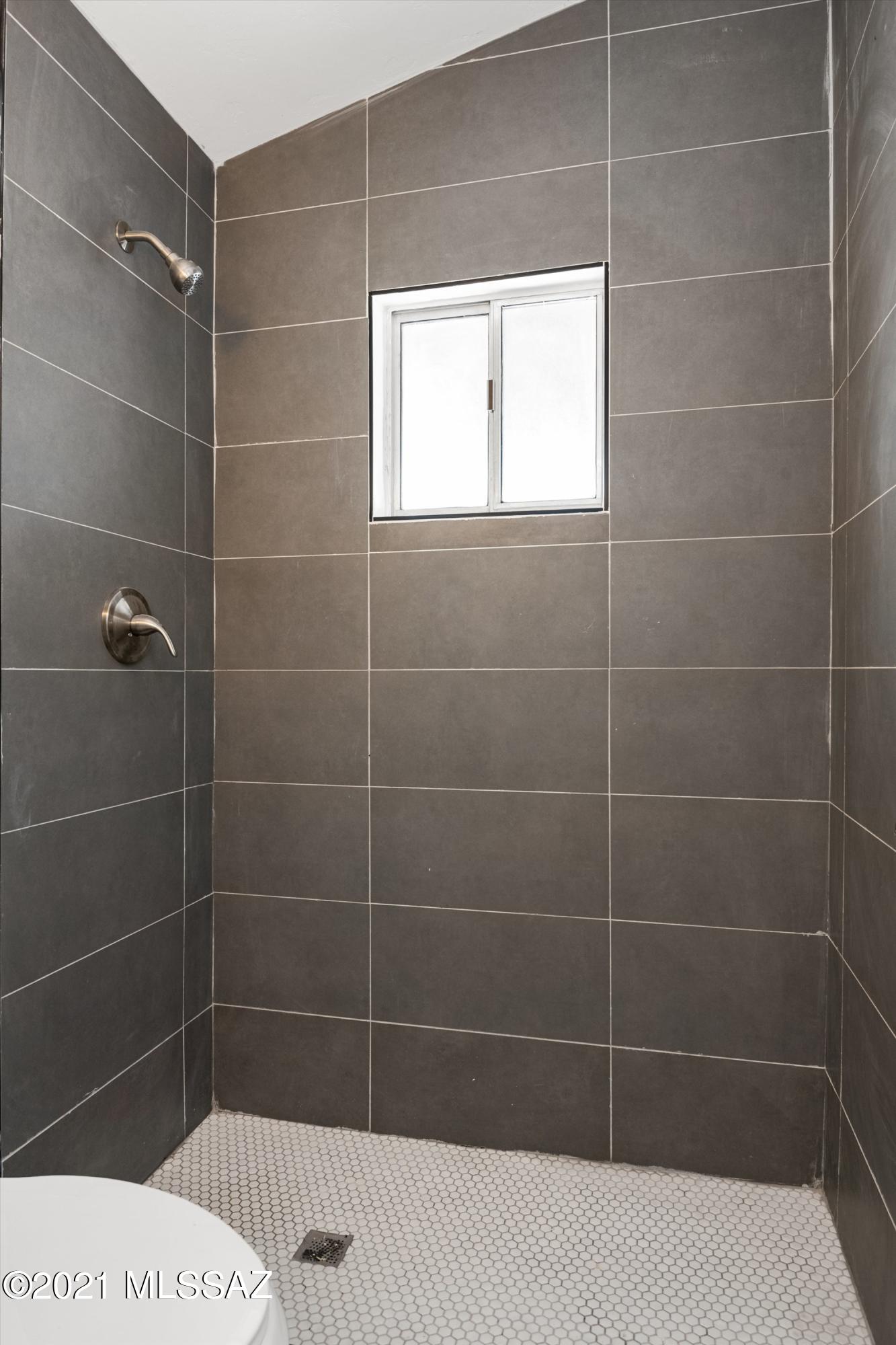 Los Olivos Est I (1-24) - Residential