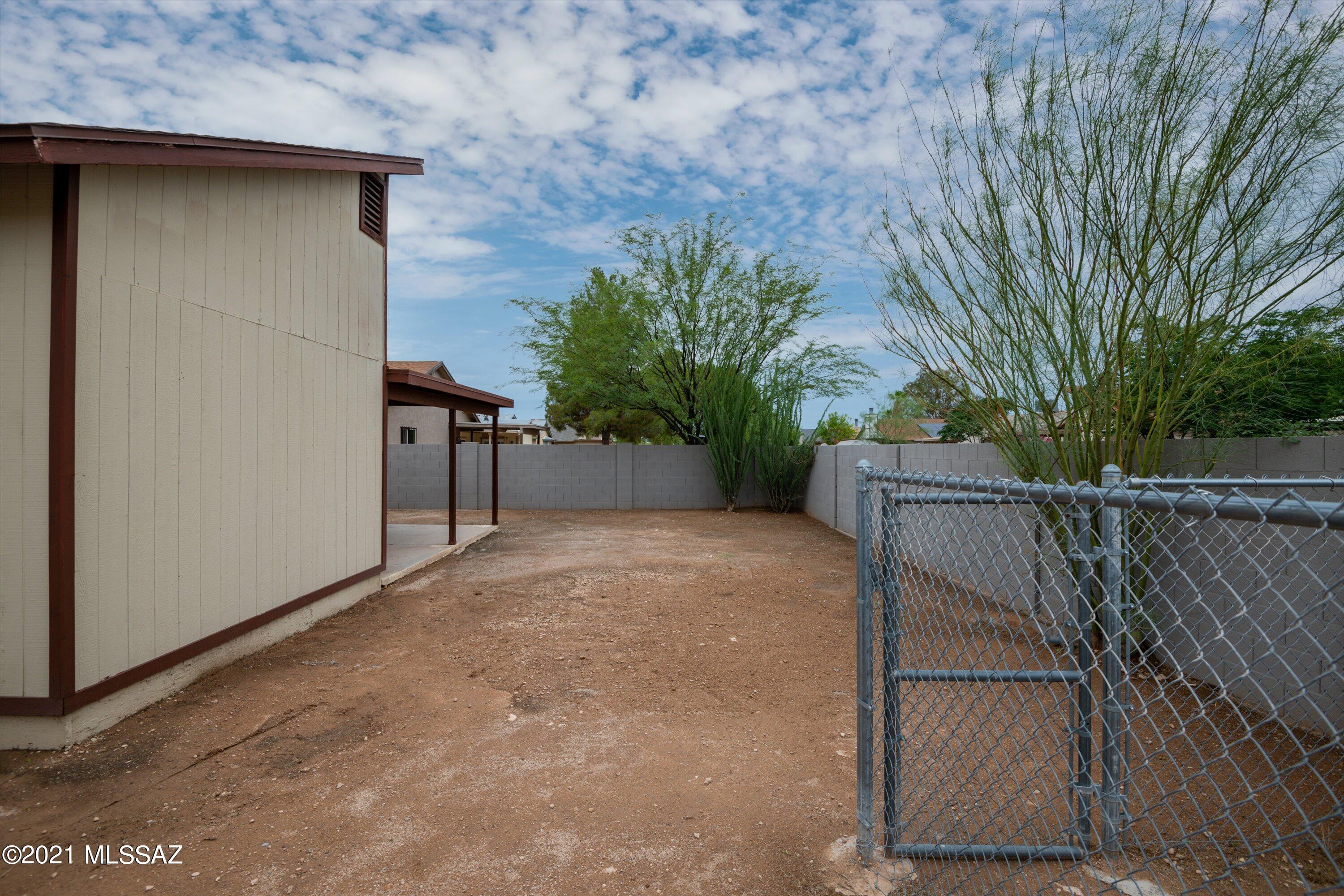 Los Olivos Est I (1-24) - Residential