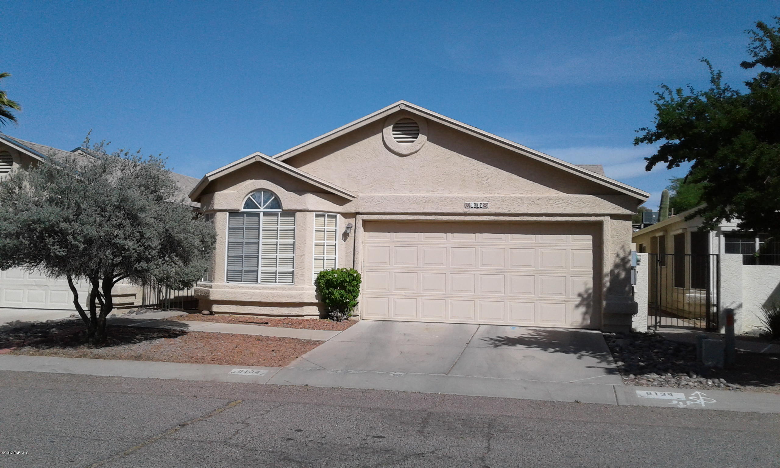 NW home in a convenient location close to shopping, schools, and mall. Saltillo tile in living areas, vaulted ceilings through out, appliances and window coverings stay, covered rear private patio, community pool and spa, reasonable HOA fees. Rooftop solar system - green energy at a reduced cost.  Good starter home or perfect for a retiree. 
Contact agent 4 hours prior to showing for owner notification.