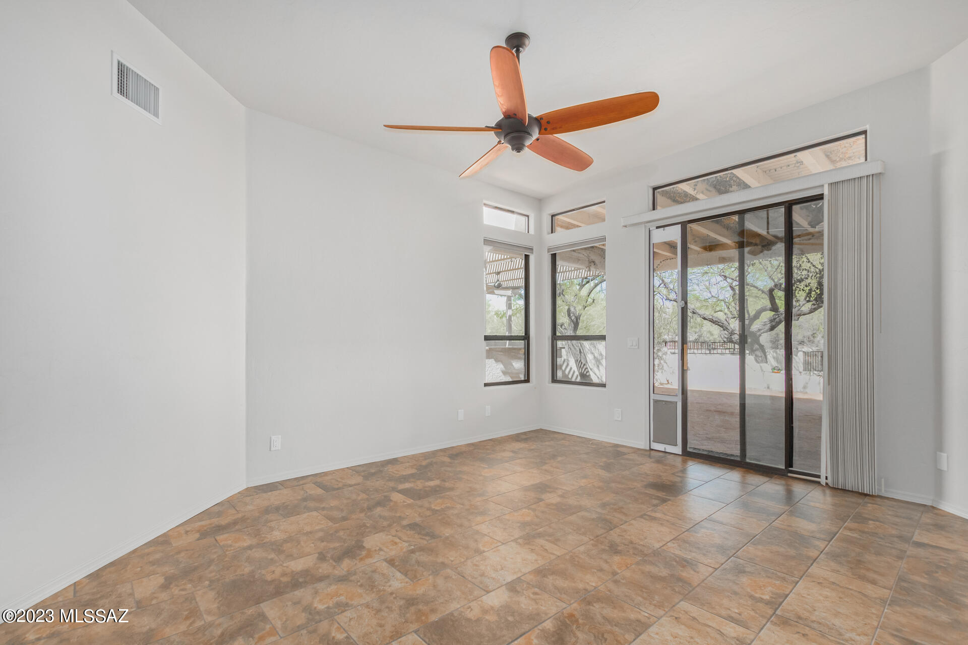 Las Lomitas (1) - Residential