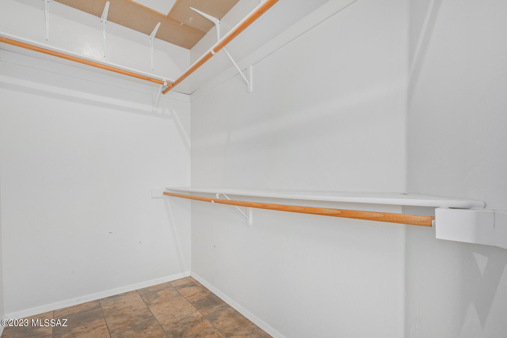 Las Lomitas (1) - Residential