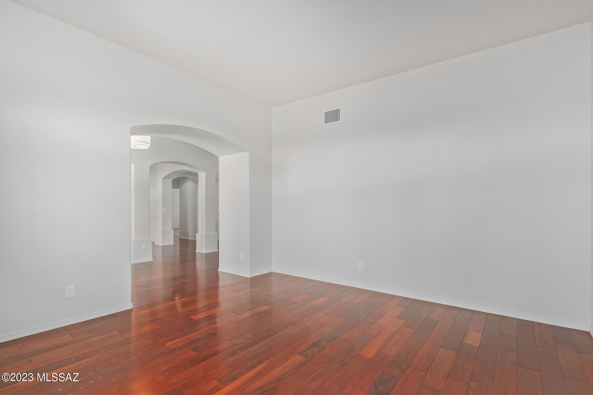 Las Lomitas (1) - Residential