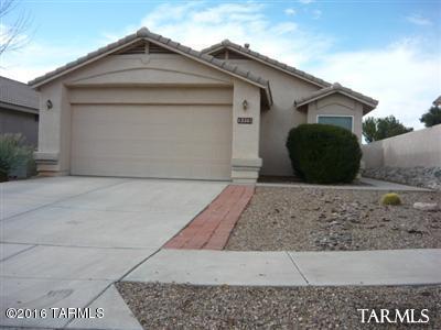 Newly updated kitchen, all appliances including Washer/Dryer. Breakfast Bar, Living room, Dining area. All Tile Covered Patio
Close to shopping