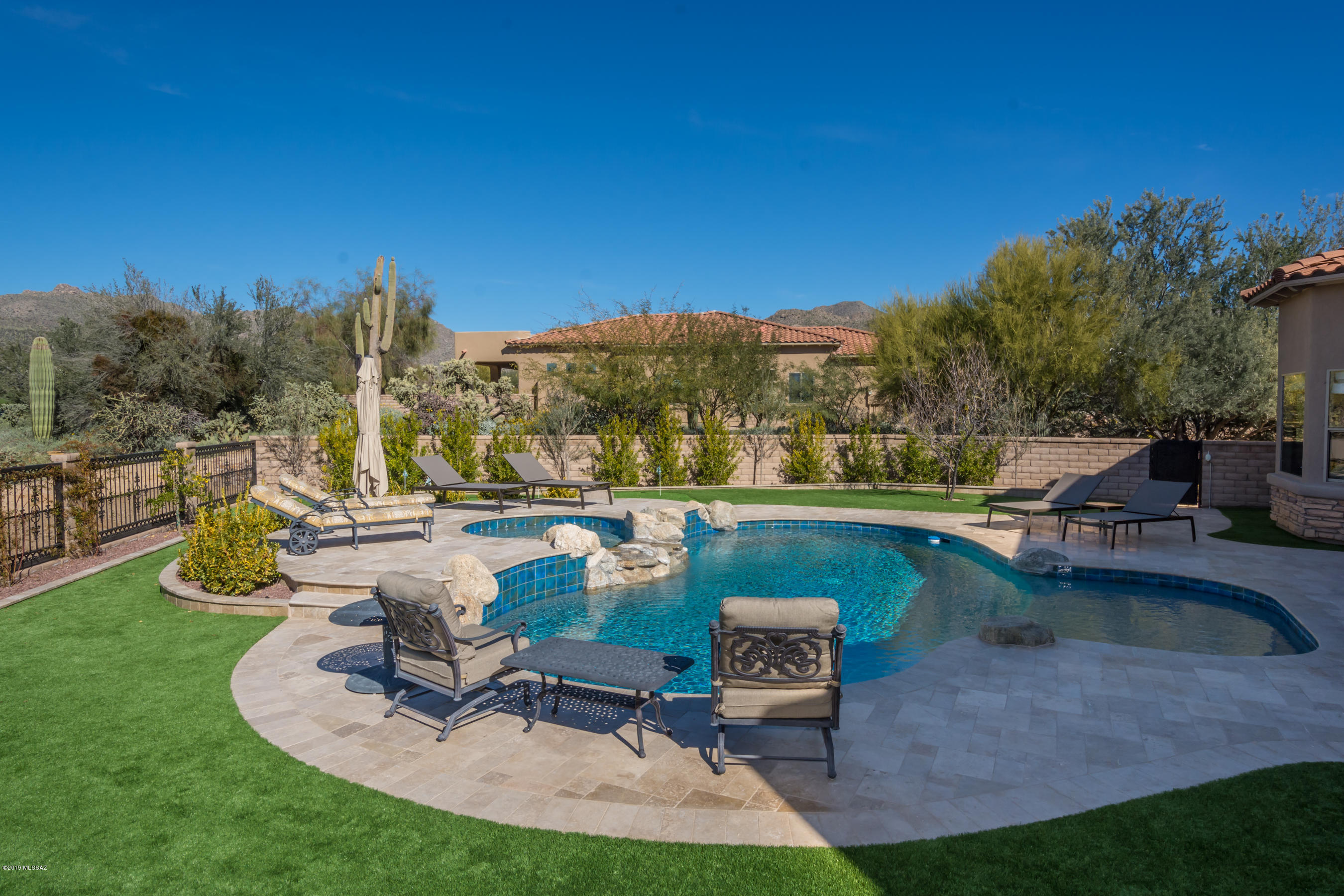 Dos Lagos at Dove Mountain (1-91) - Residential