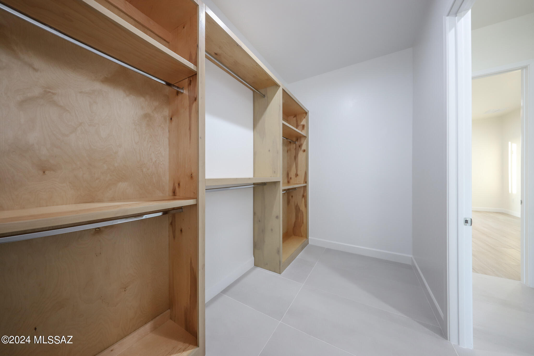 Tecolote De Oro (1-14) - Residential