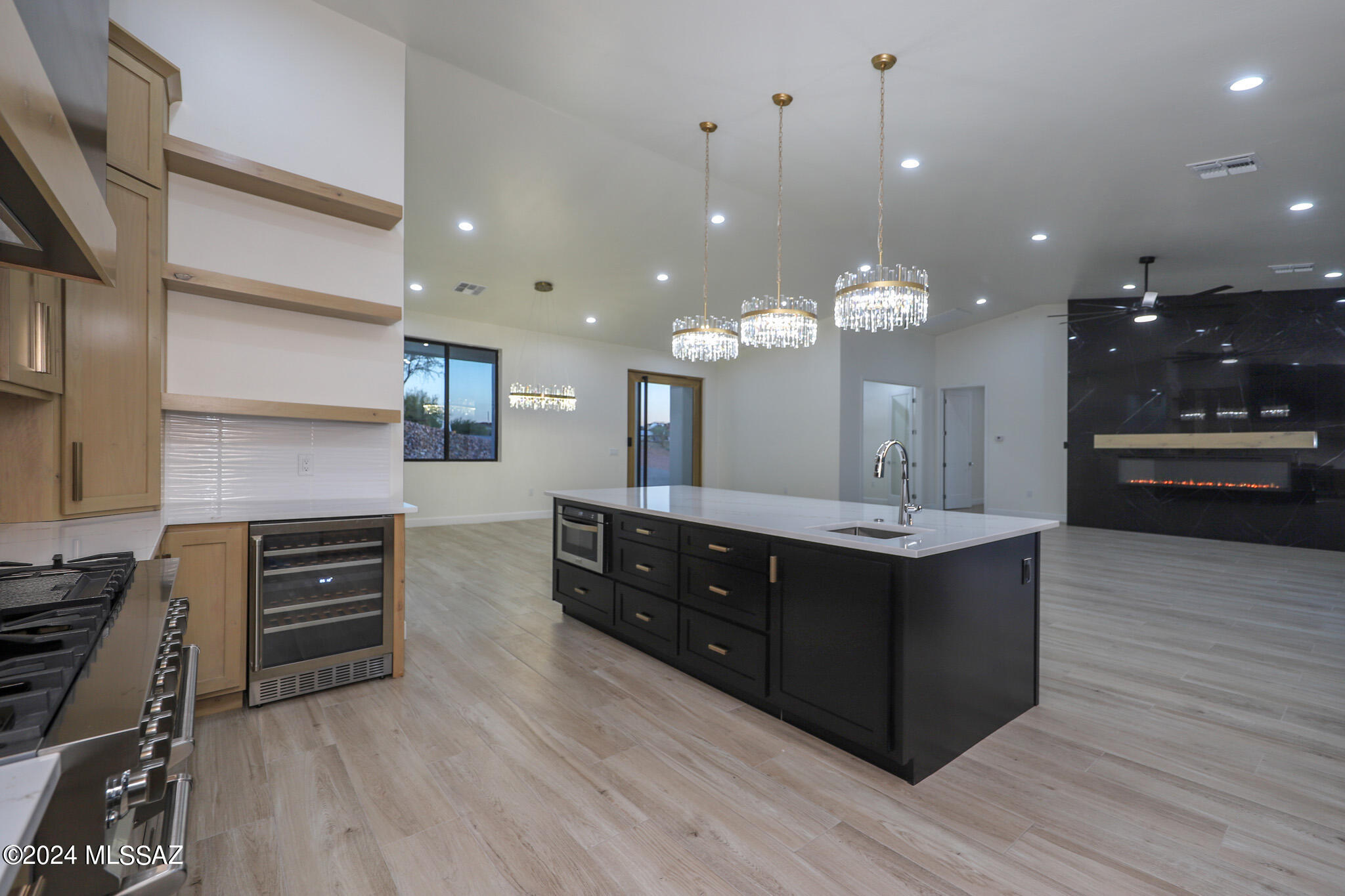 Tecolote De Oro (1-14) - Residential