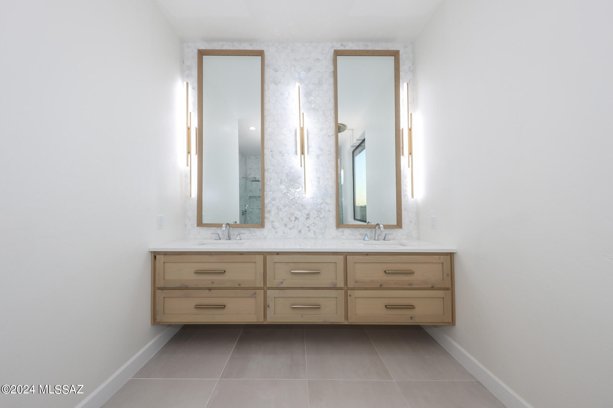 Tecolote De Oro (1-14) - Residential
