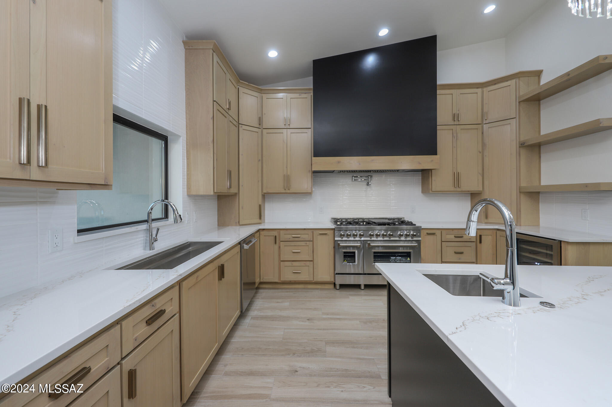 Tecolote De Oro (1-14) - Residential