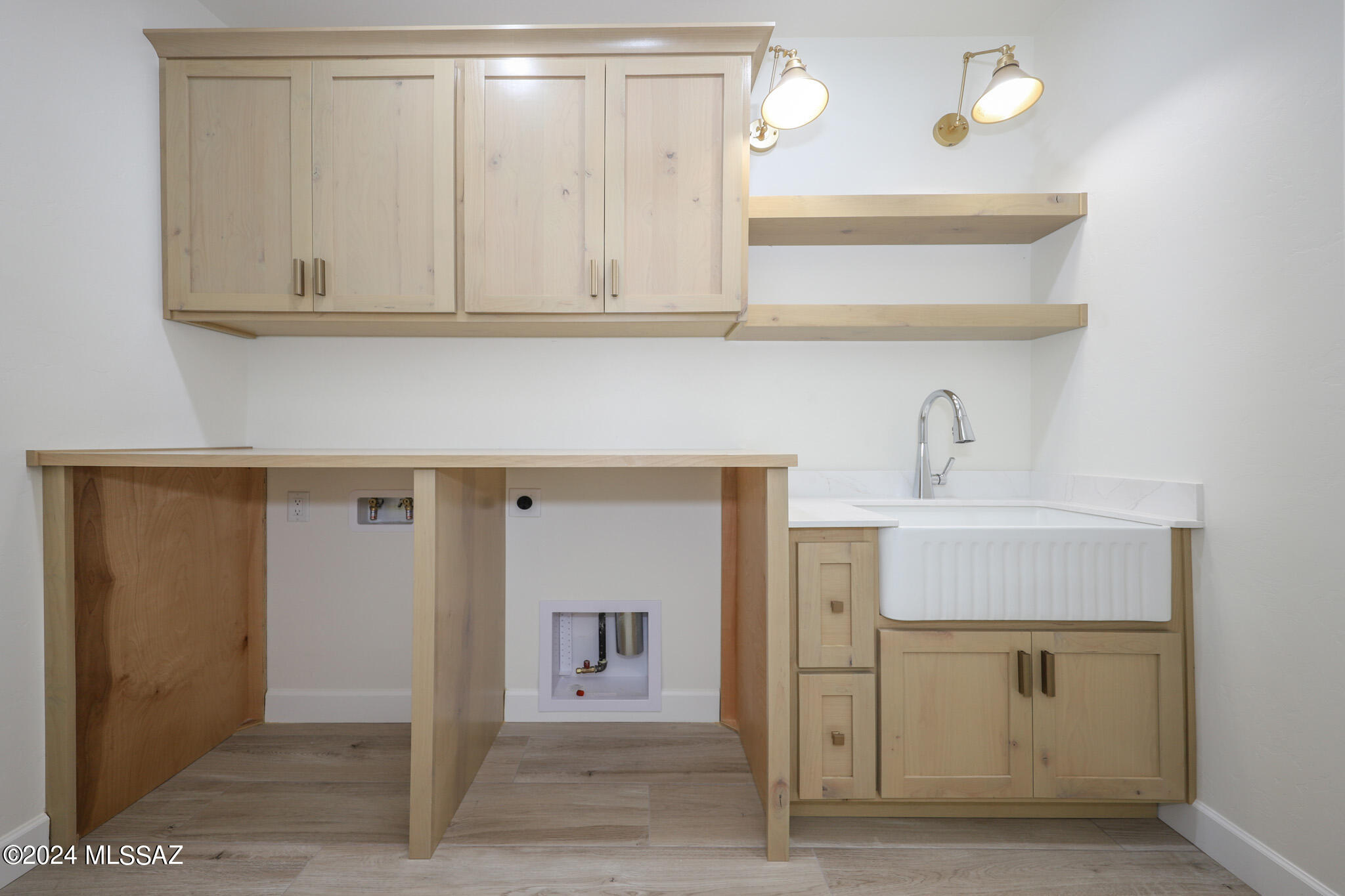 Tecolote De Oro (1-14) - Residential