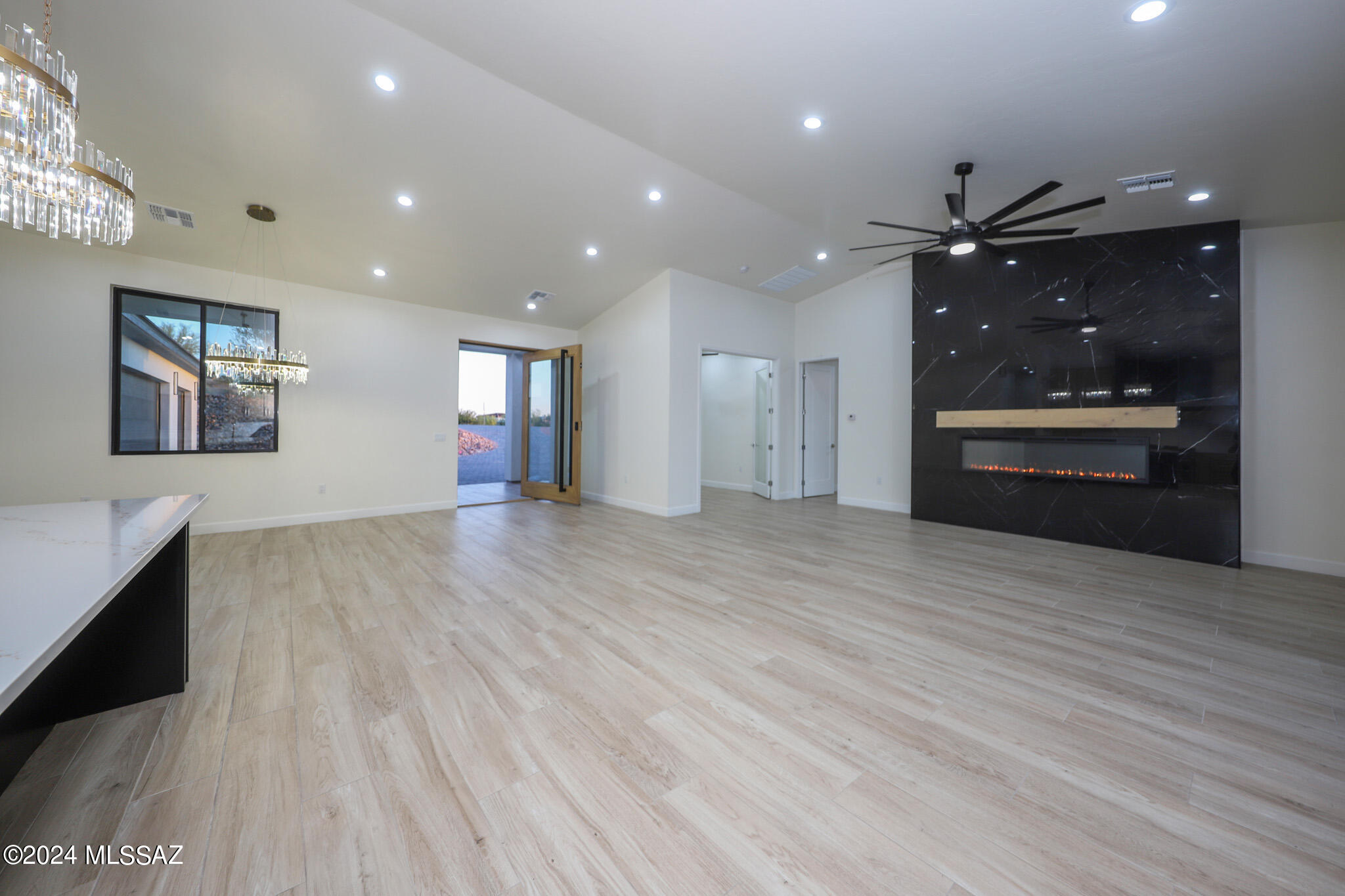 Tecolote De Oro (1-14) - Residential